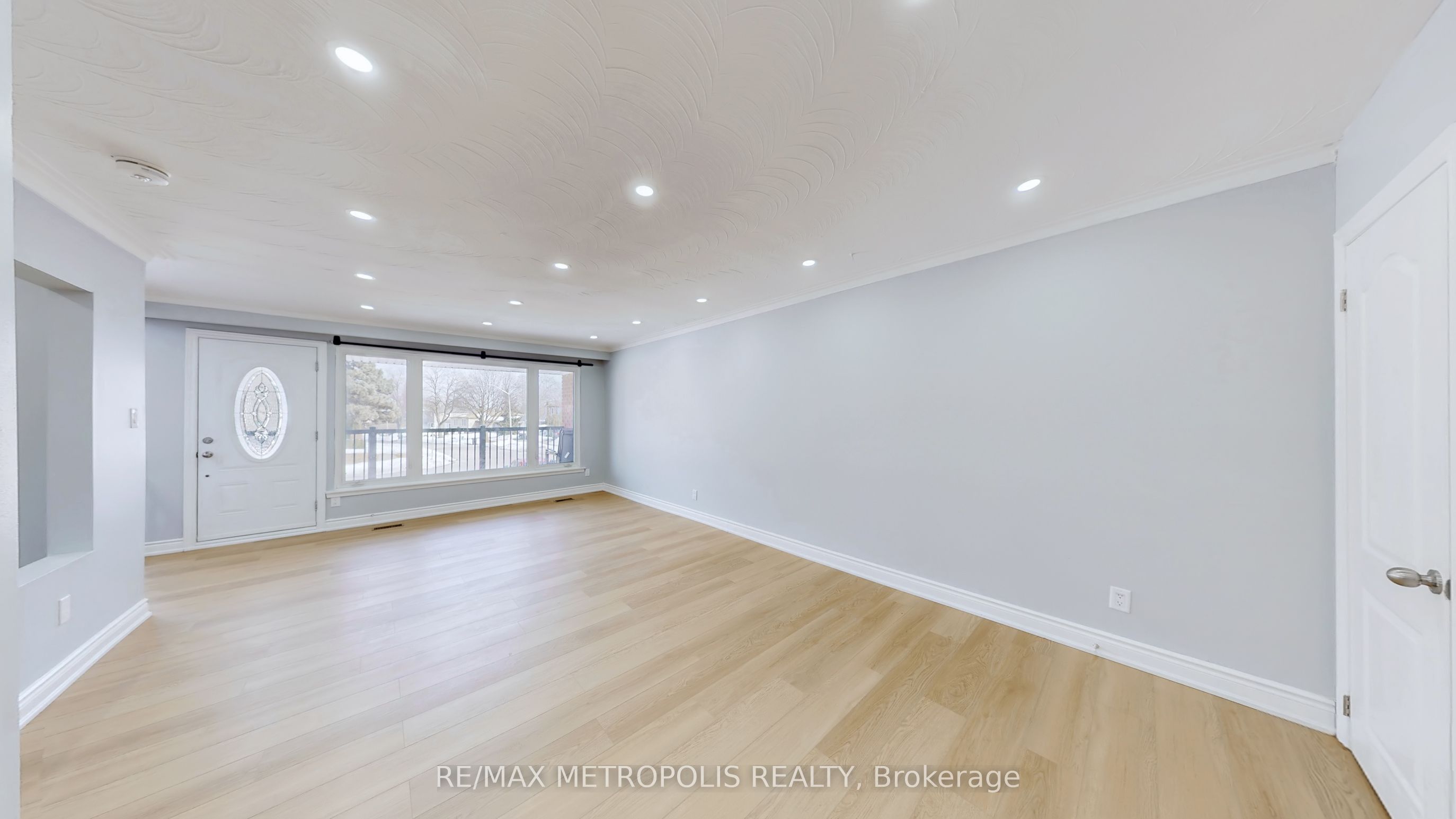 3254 Fieldgate Drive Upper, Mississauga, ON L4X 2H7 photo 5