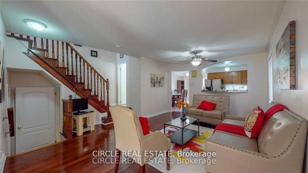 27 belinda Drive, Brampton, ON L7A 2W6 photo 2