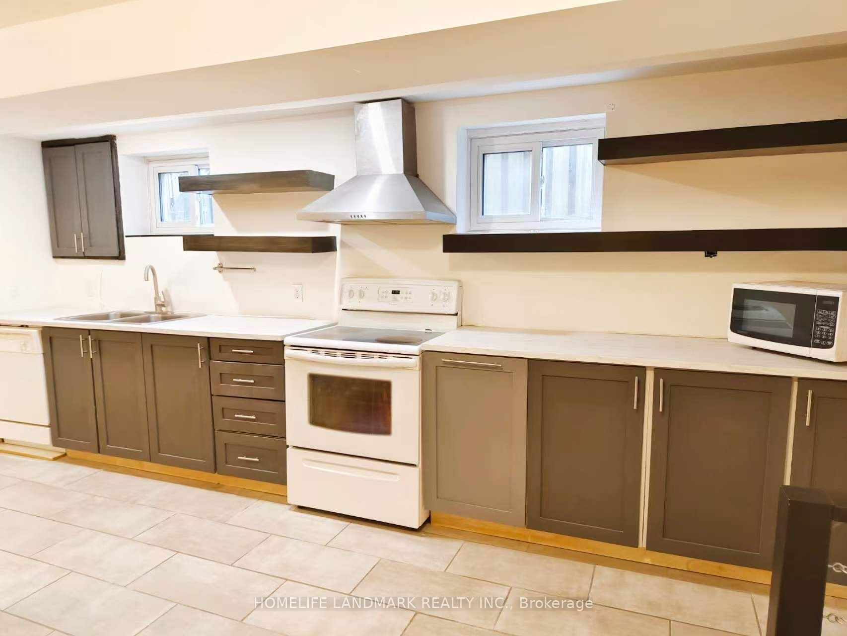 2527 Kingsberry Crescent lower, Mississauga, ON L5B 2K7 photo 3