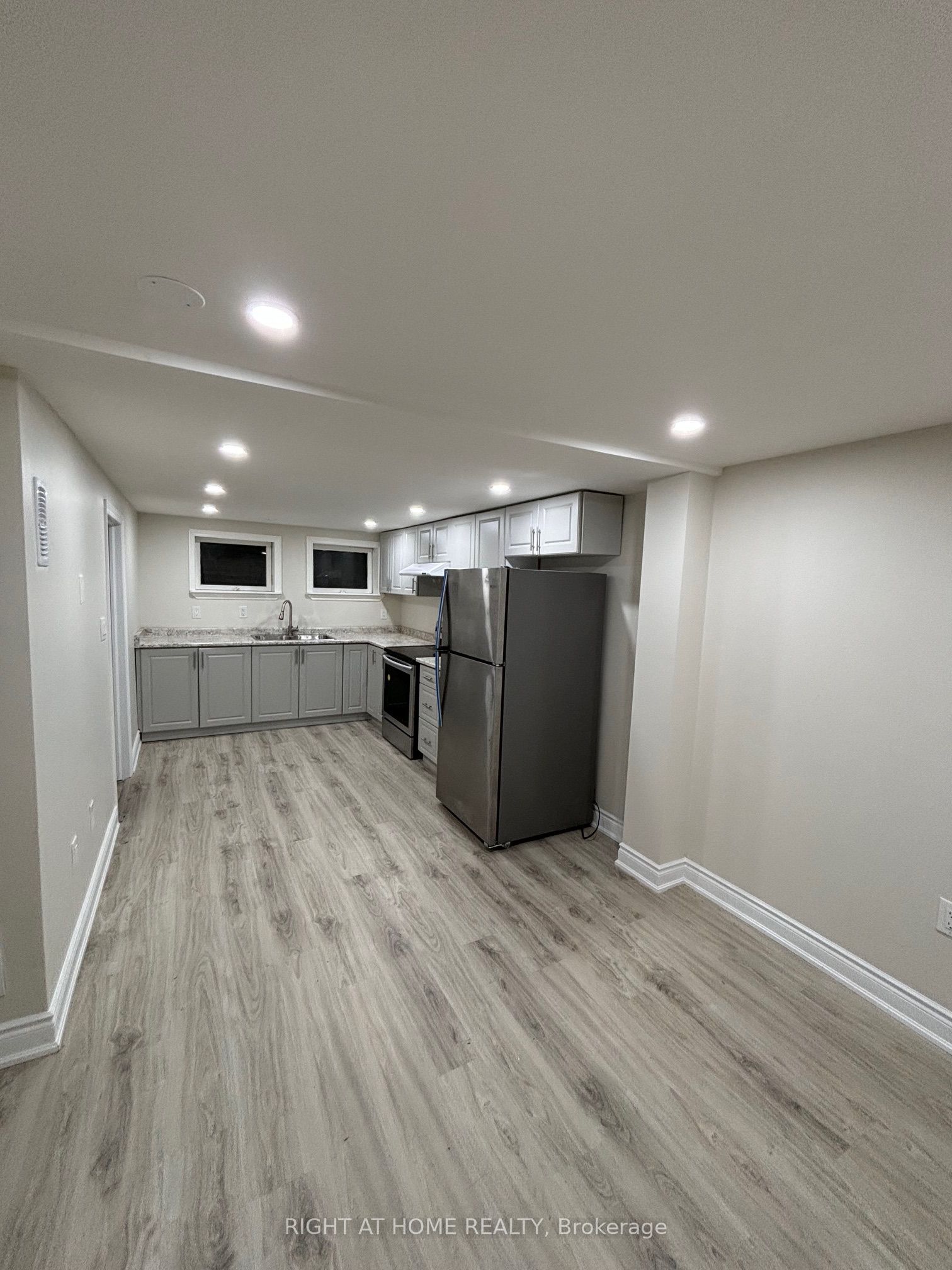 3574 Ash Row Crescent lower, Mississauga, ON L5L 1K4 photo 3