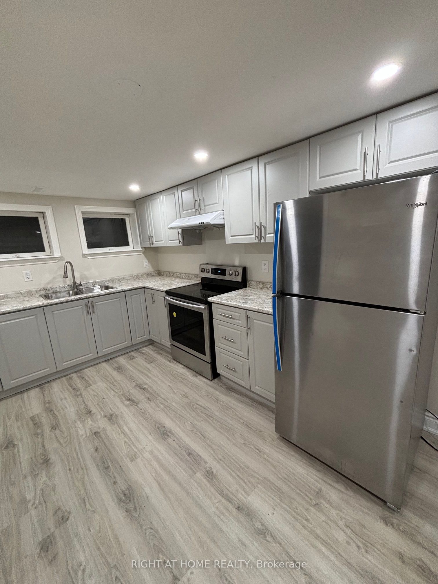 3574 Ash Row Crescent lower, Mississauga, ON L5L 1K4 photo 4
