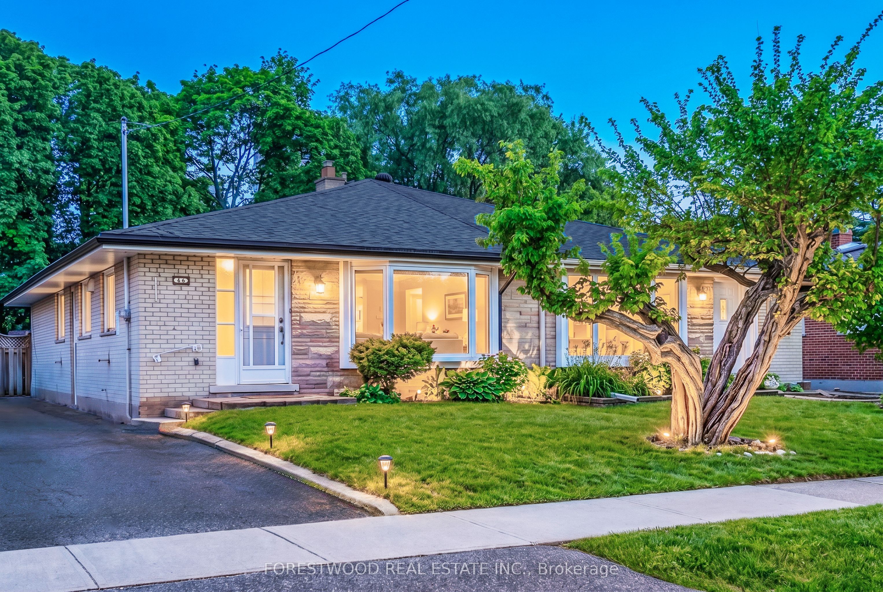 22 Lormar Drive, Toronto, ON M9B 4V7
