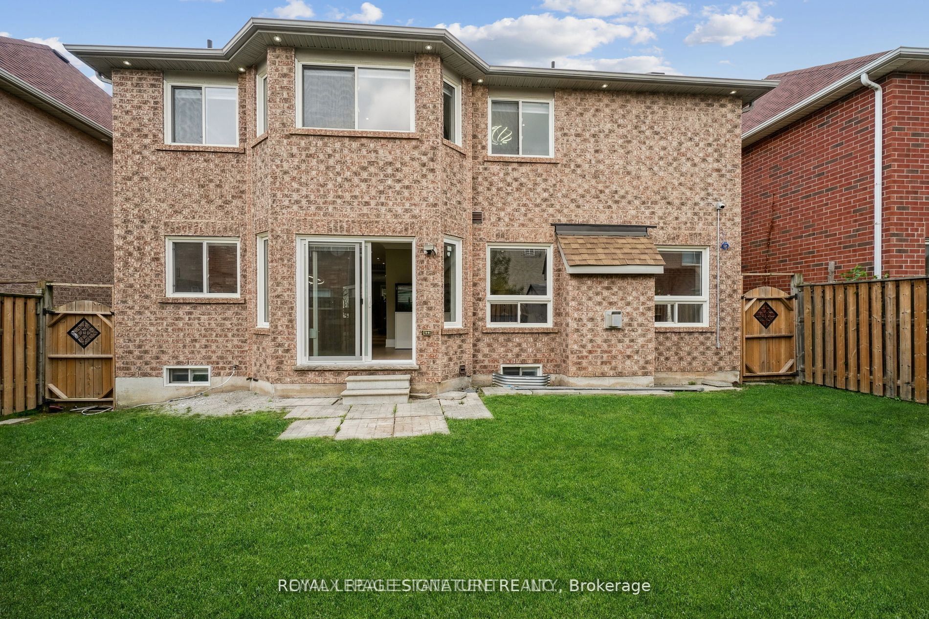 12 Ferncroft Place, Brampton, ON L7A 2Z6 photo 2