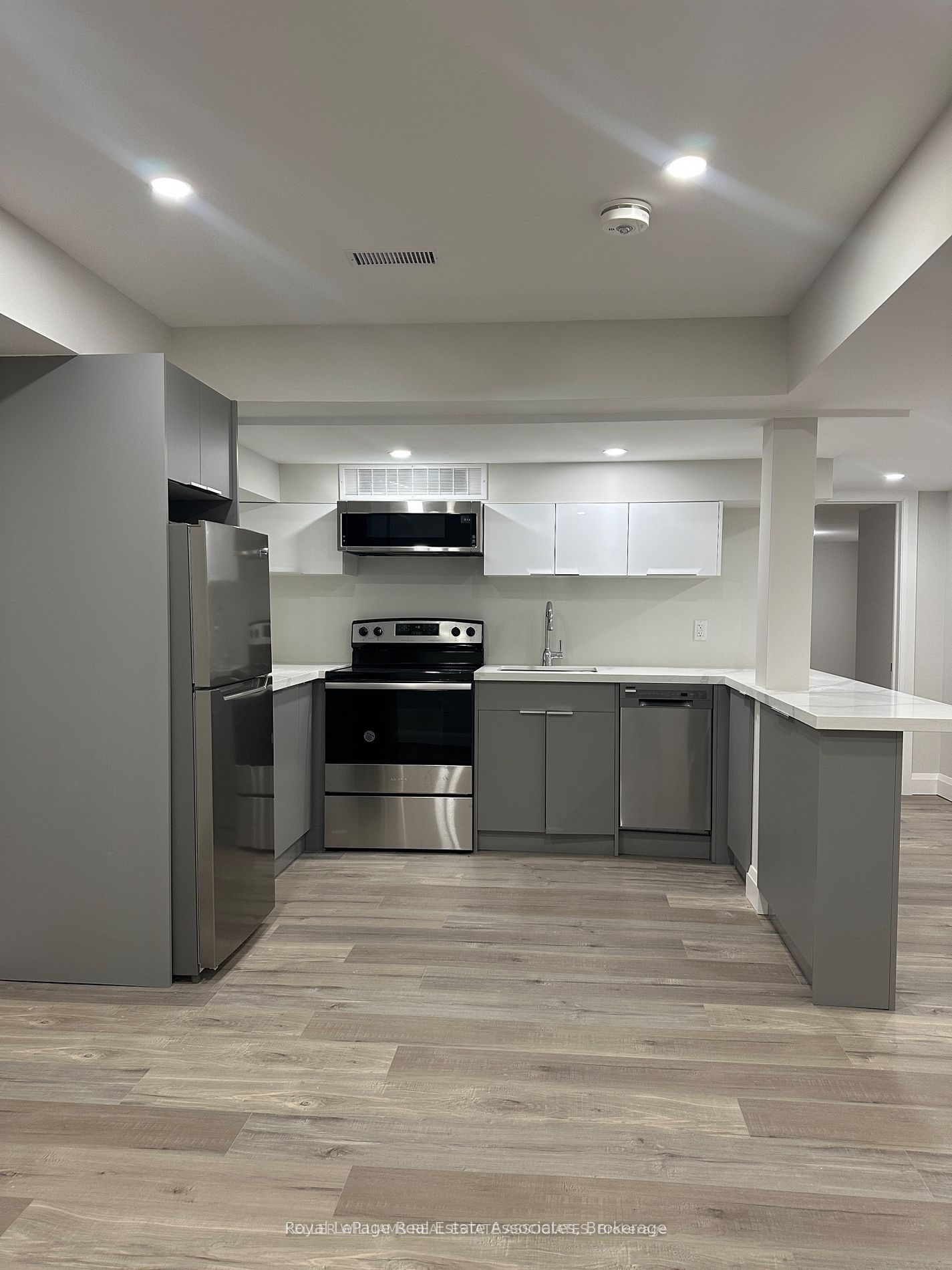 24 Hubbell Road, Brampton, ON L6Y 2A5 photo 2