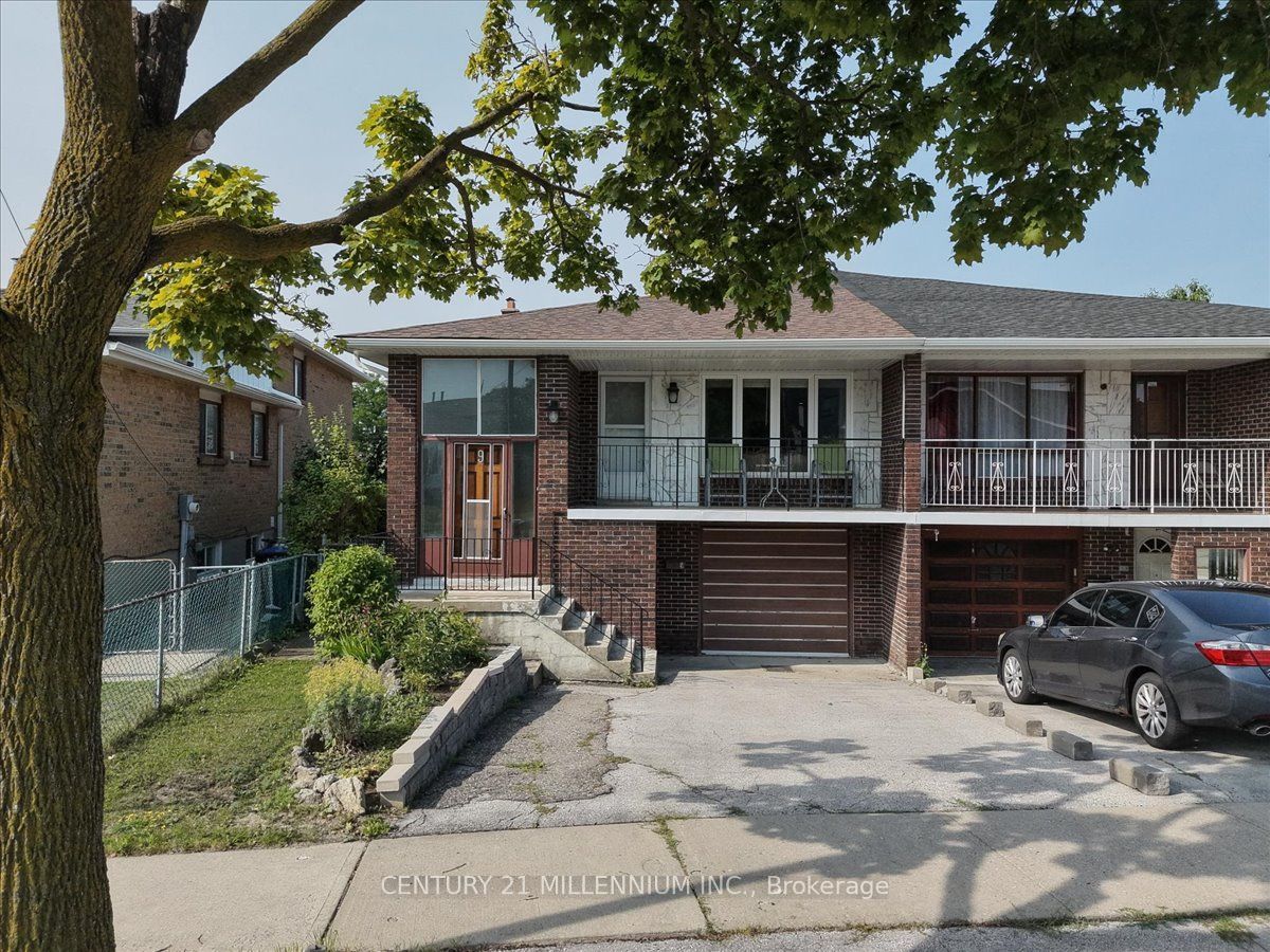 9 Cheryl Court, Brampton, ON L6V 3C2