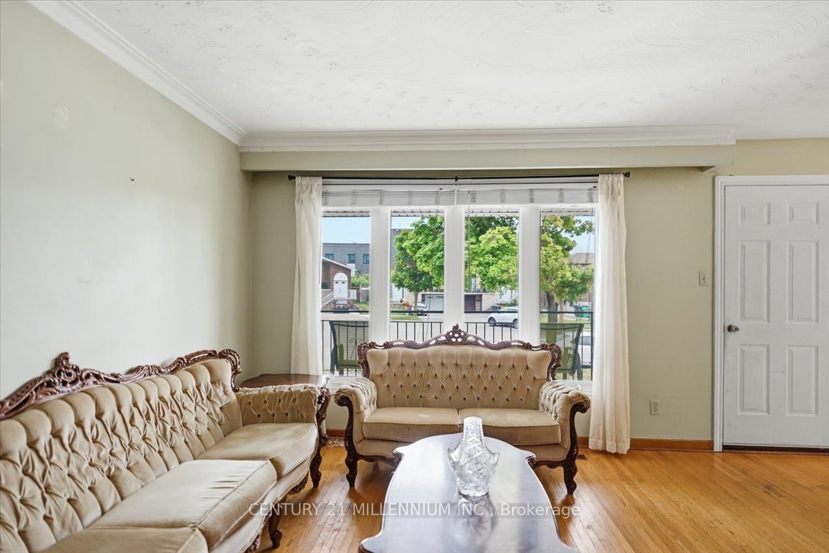 9 Cheryl Court, Brampton, ON L6V 3C2 photo 4