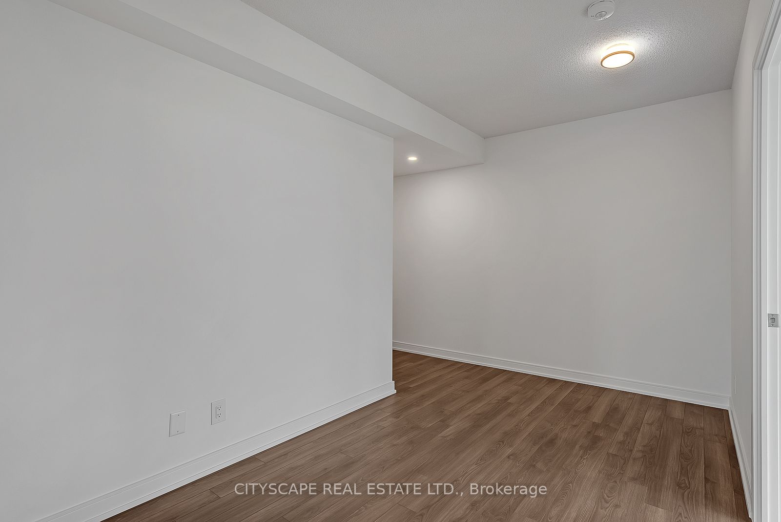 30 Samuel Wood Way 910, Toronto, ON M9B 1B1 photo 4