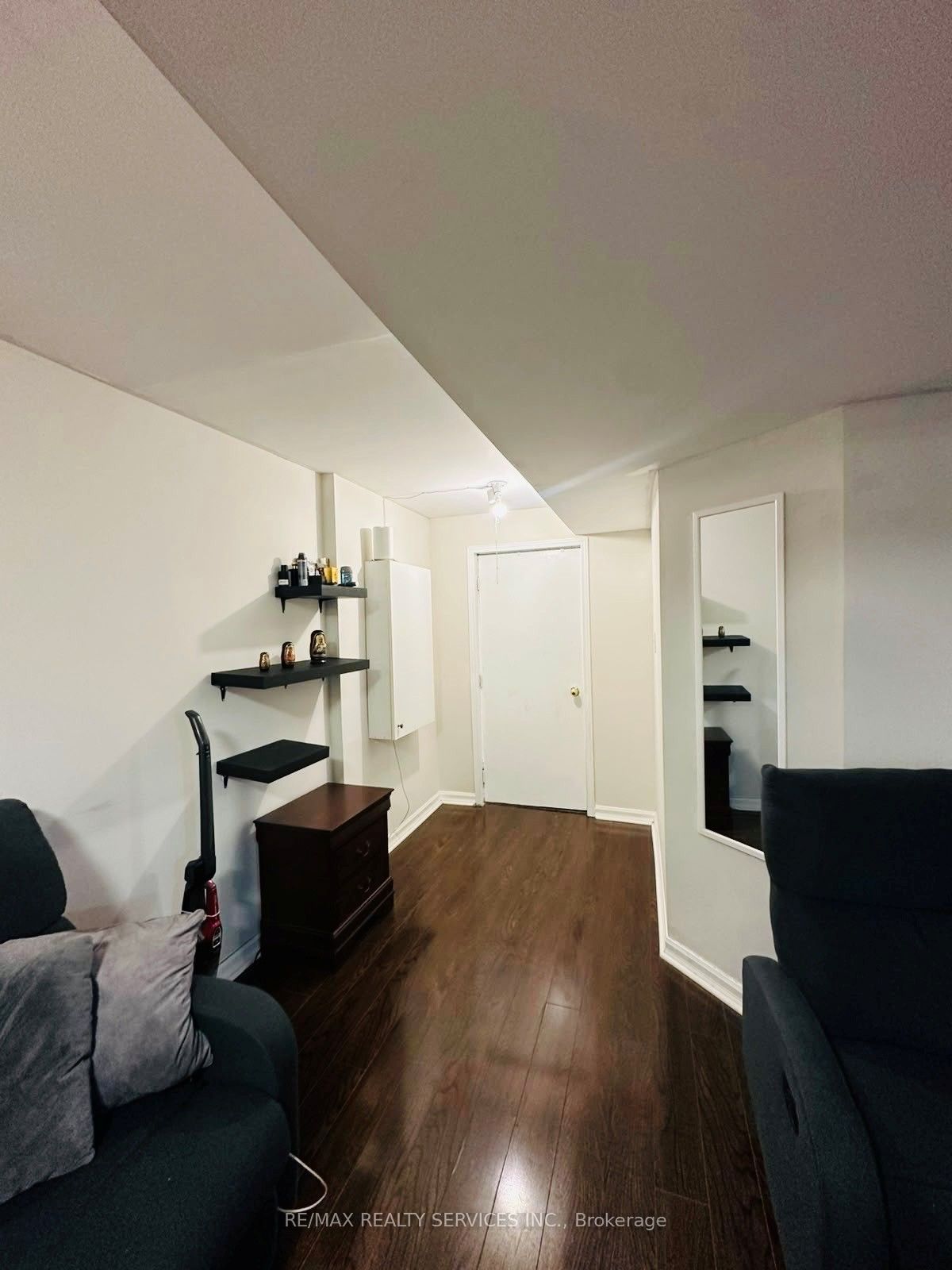 3398 Crimson King Circle Basement, Mississauga, ON L5N 8M9 photo 3
