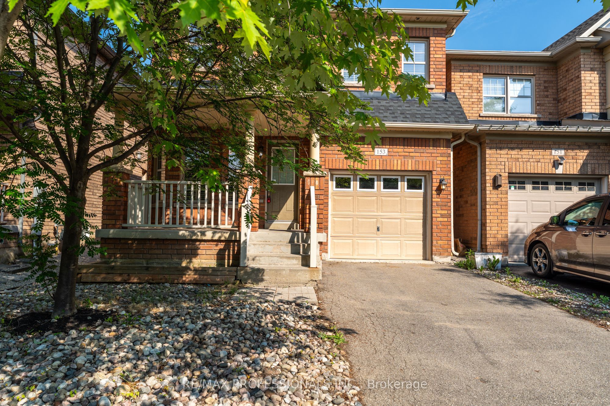 153 Weston Drive, Milton, ON L9T 0V6 photo 2