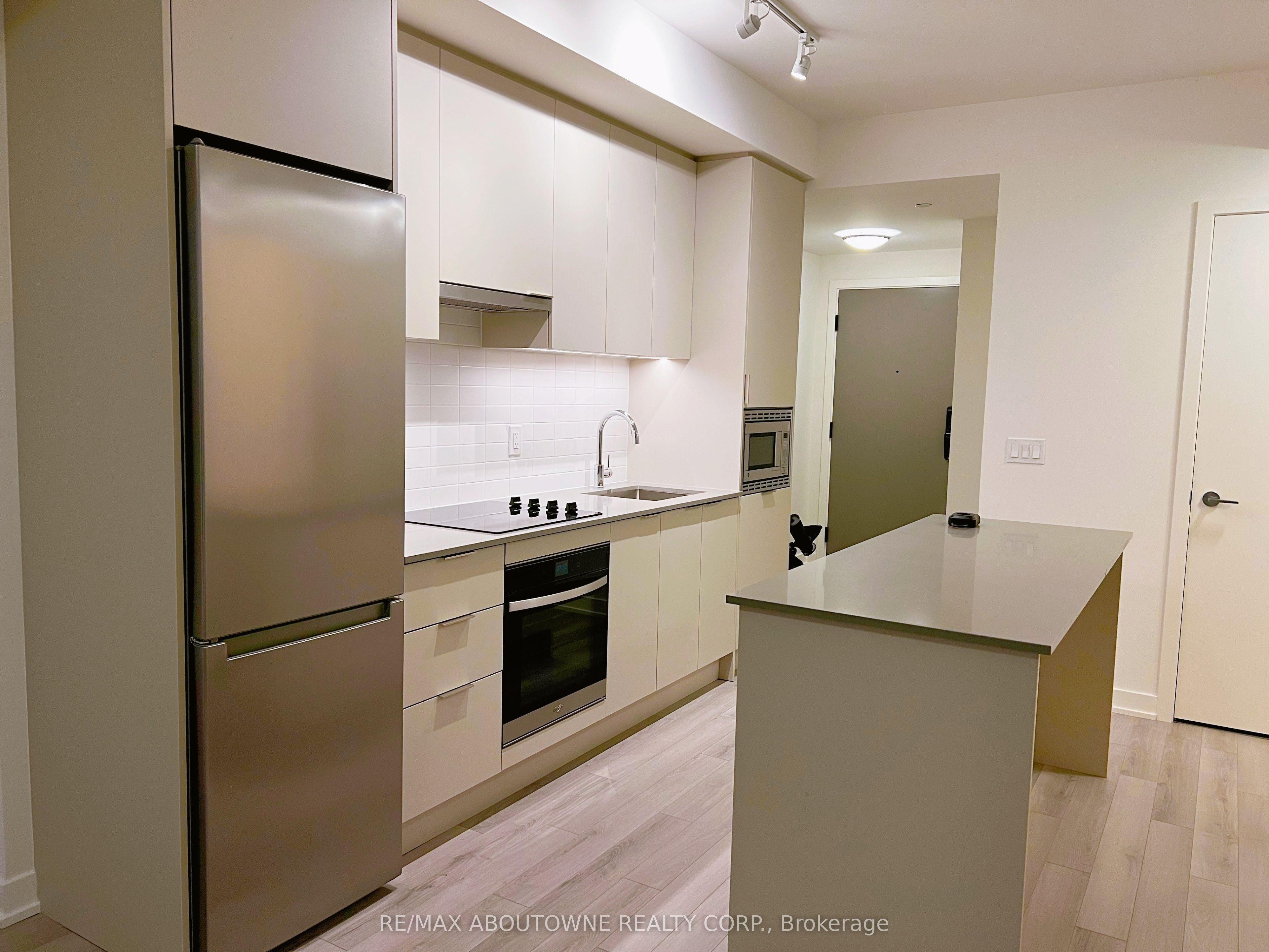3079 Trafalgar Road 1405, Oakville, ON L6H 8C5 photo 4