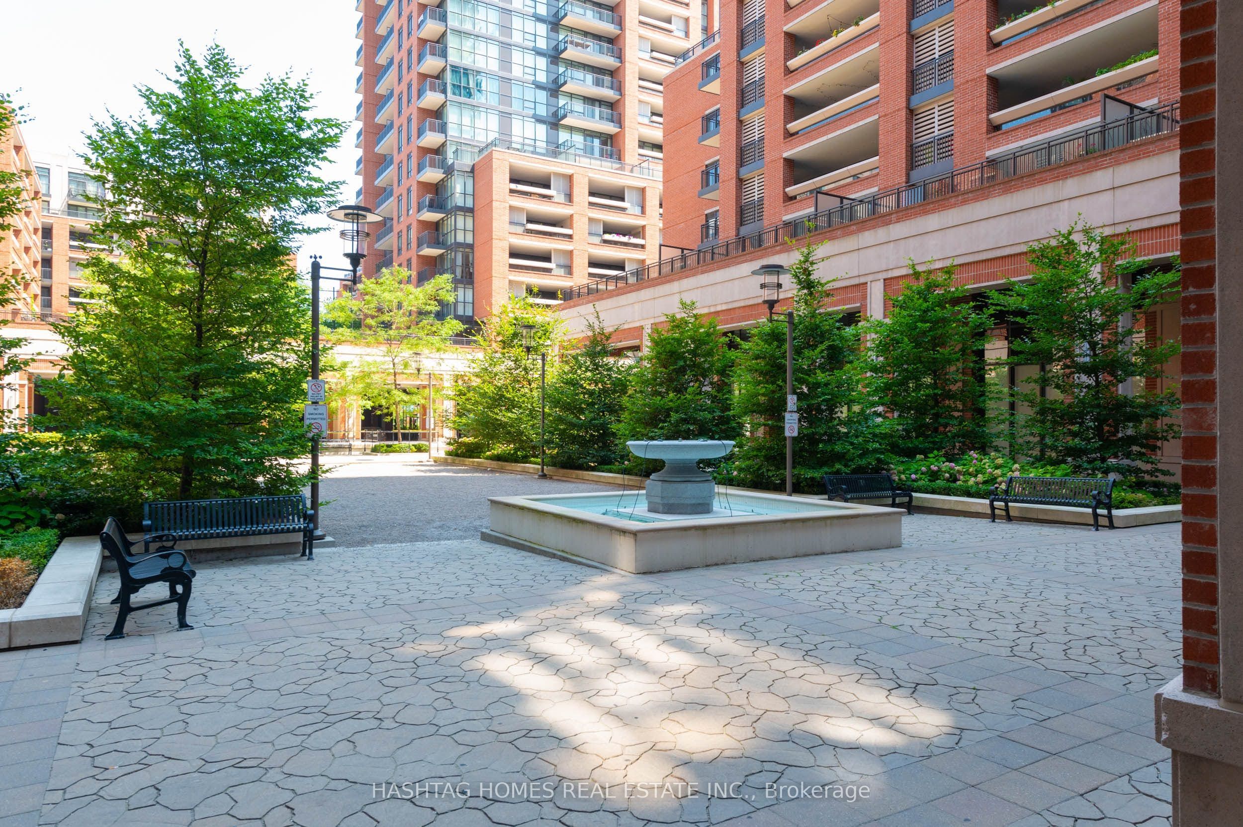 830 Lawrence Avenue W 2803, Toronto, ON M6A 1C3 photo 4