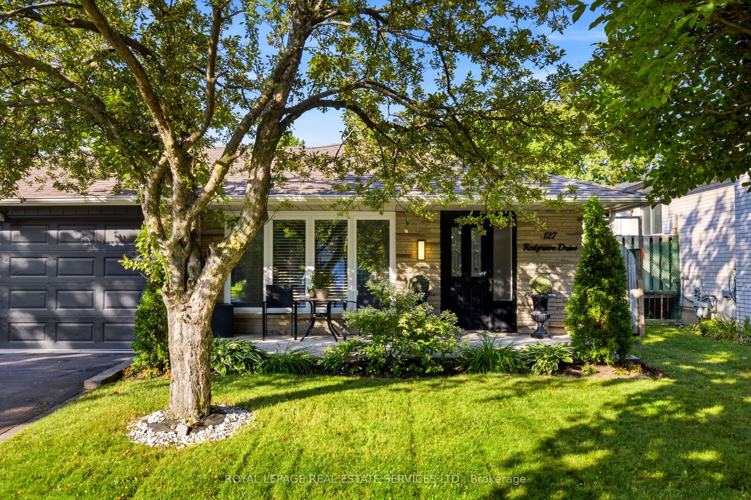 127 Redgrave Drive, Toronto, ON M9R 3V5 photo 2