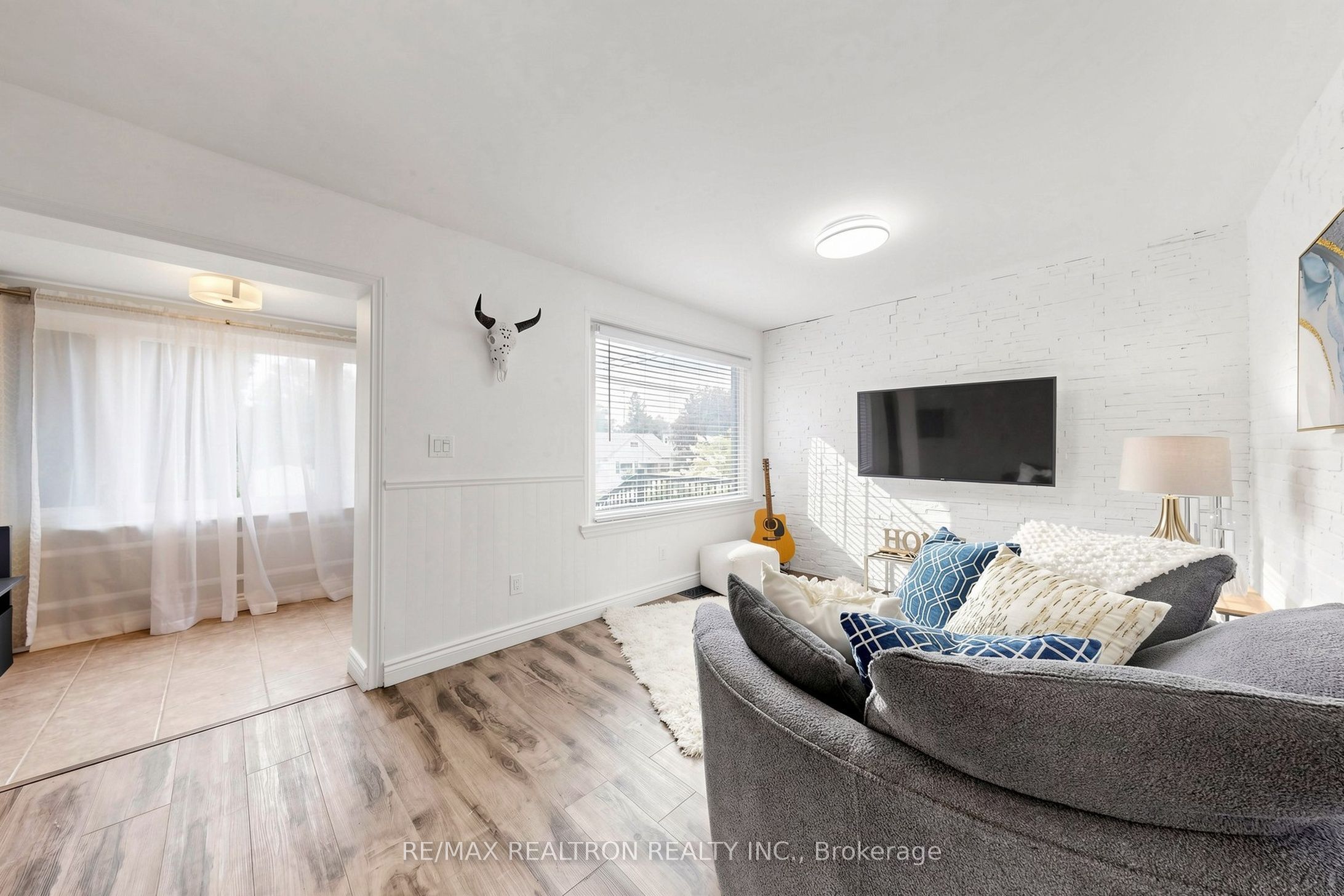 8 Villa Road, Toronto, ON M8W 1M5 photo 5