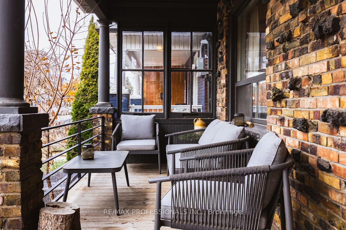 1381 Lansdowne Avenue, Toronto, ON M6H 3Z9 photo 3