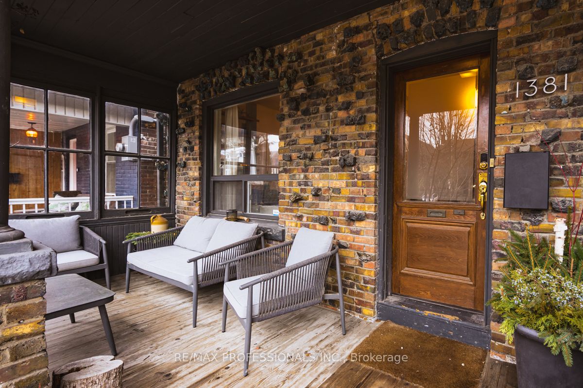1381 Lansdowne Avenue, Toronto, ON M6H 3Z9 photo 4