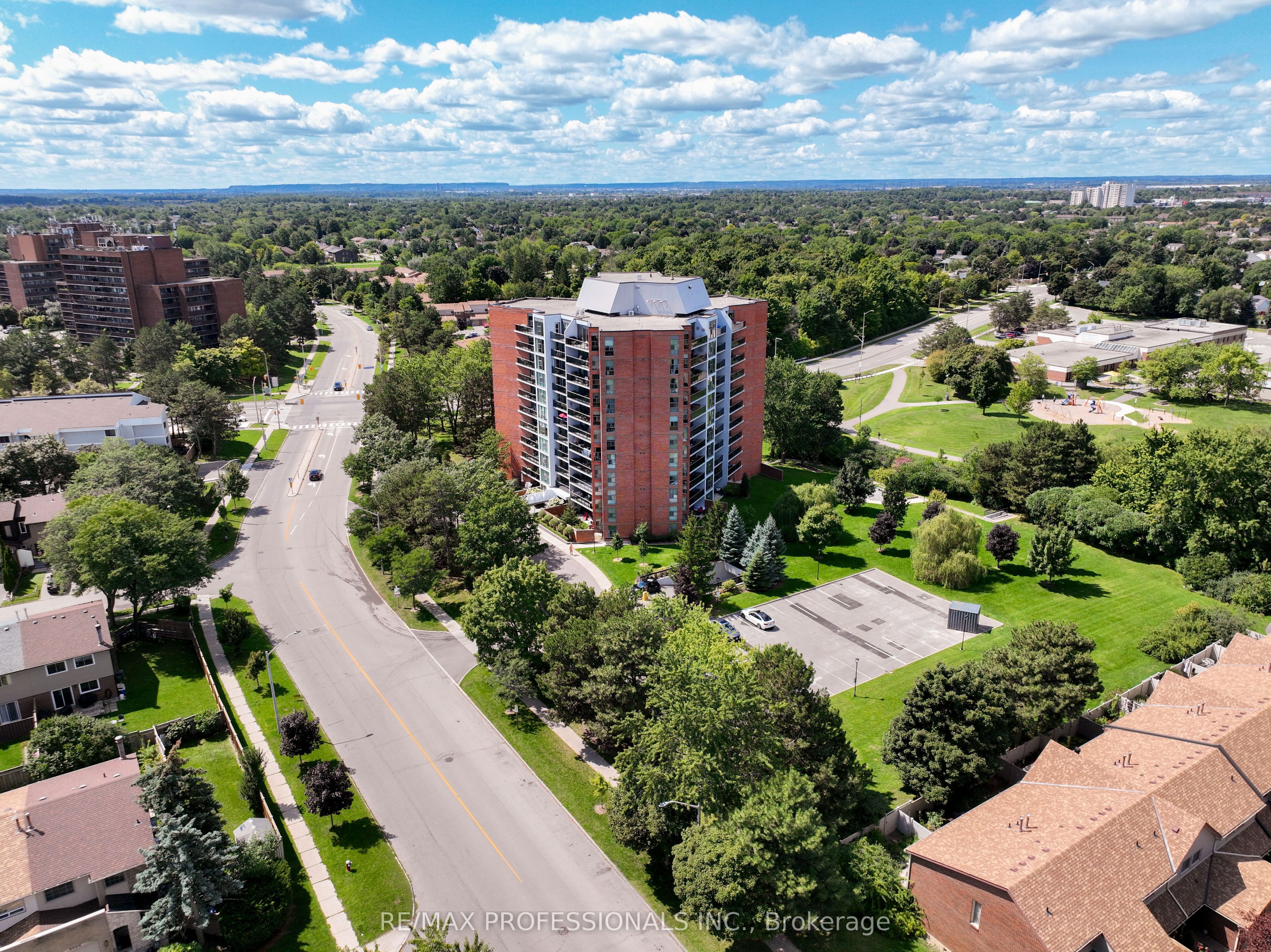2665 Windwood Drive 1102, Mississauga, ON L5N 2P2 photo 2