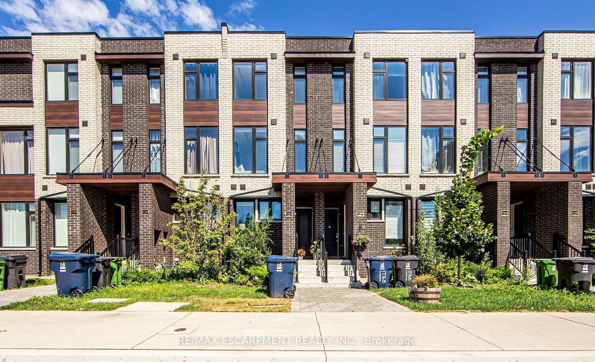 2-1778A Lawrence Avenue W, Toronto, ON M6L 0A3 photo 2