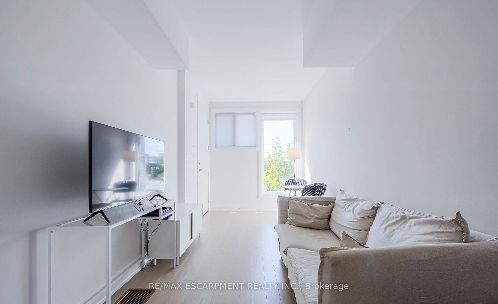 2-1778A Lawrence Avenue W, Toronto, ON M6L 0A3 photo 4