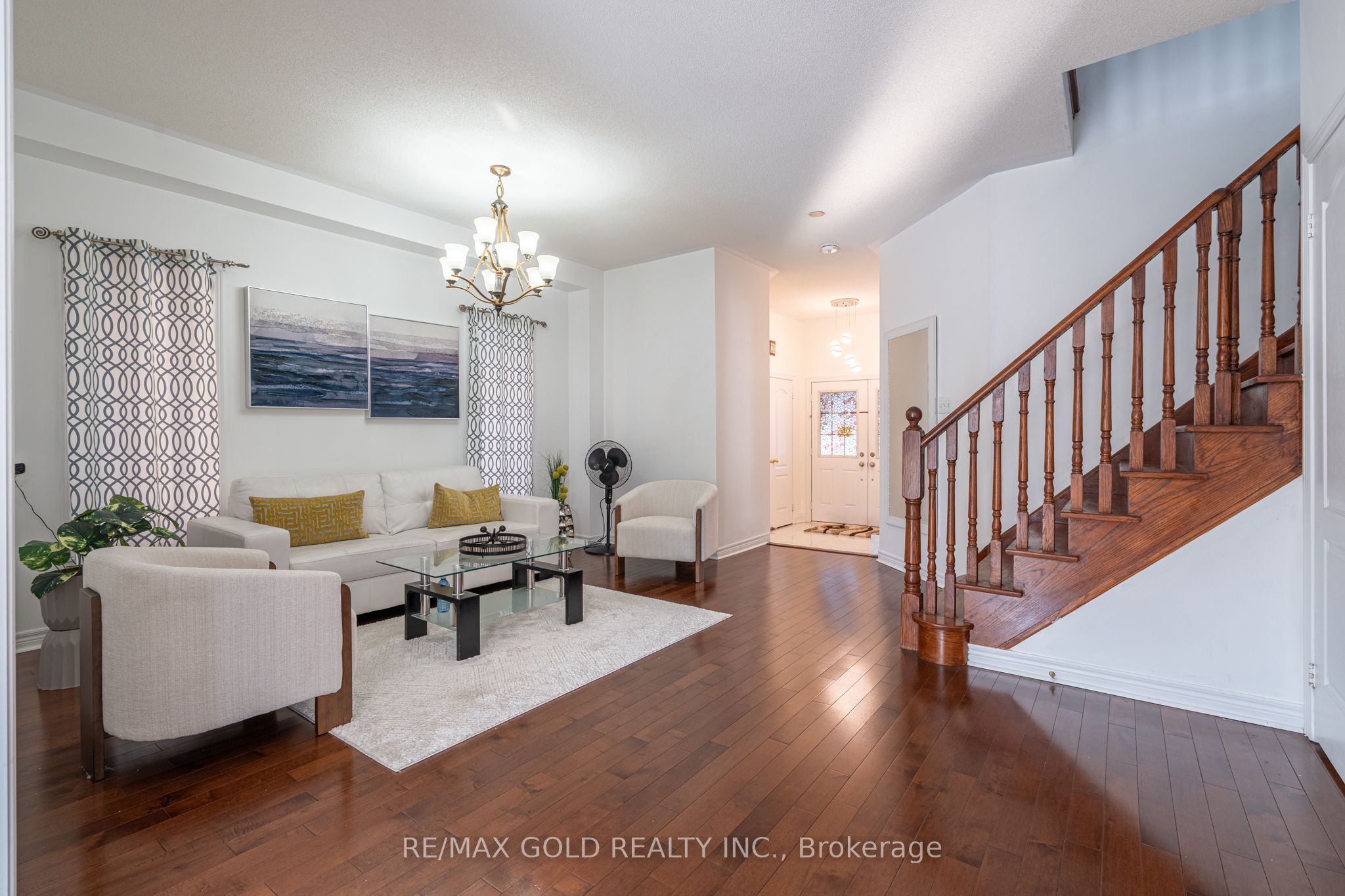 25 Oblate Crescent, Brampton, ON L6Y 0K2 photo 3