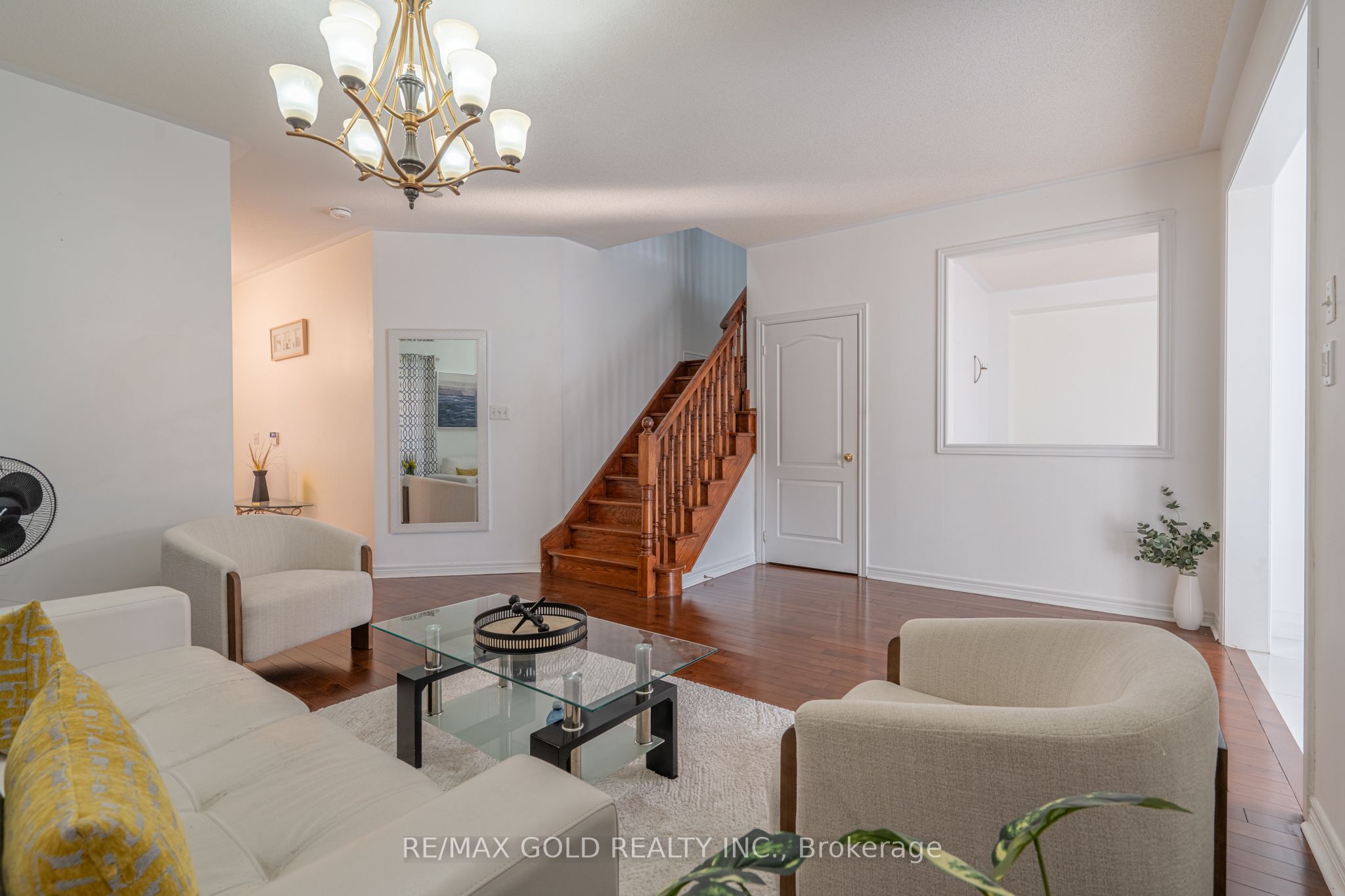 25 Oblate Crescent, Brampton, ON L6Y 0K2 photo 4