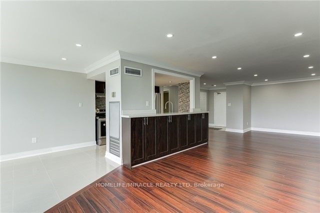 3 Rowntree Road 710, Toronto, ON M9V 5G8 photo 5