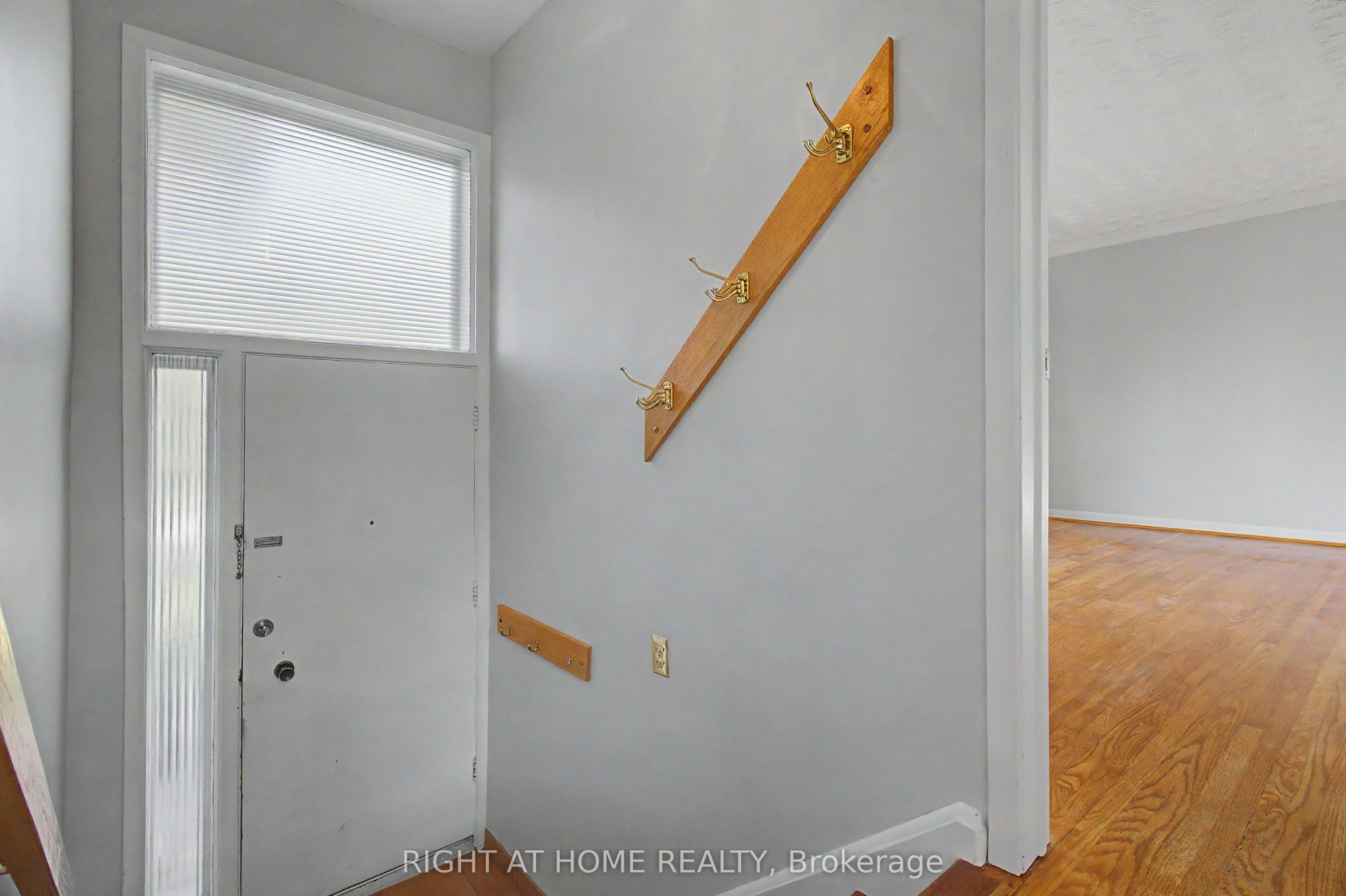 426 Seaton Drive Upper, Oakville, ON L6L 3Y4 photo 2