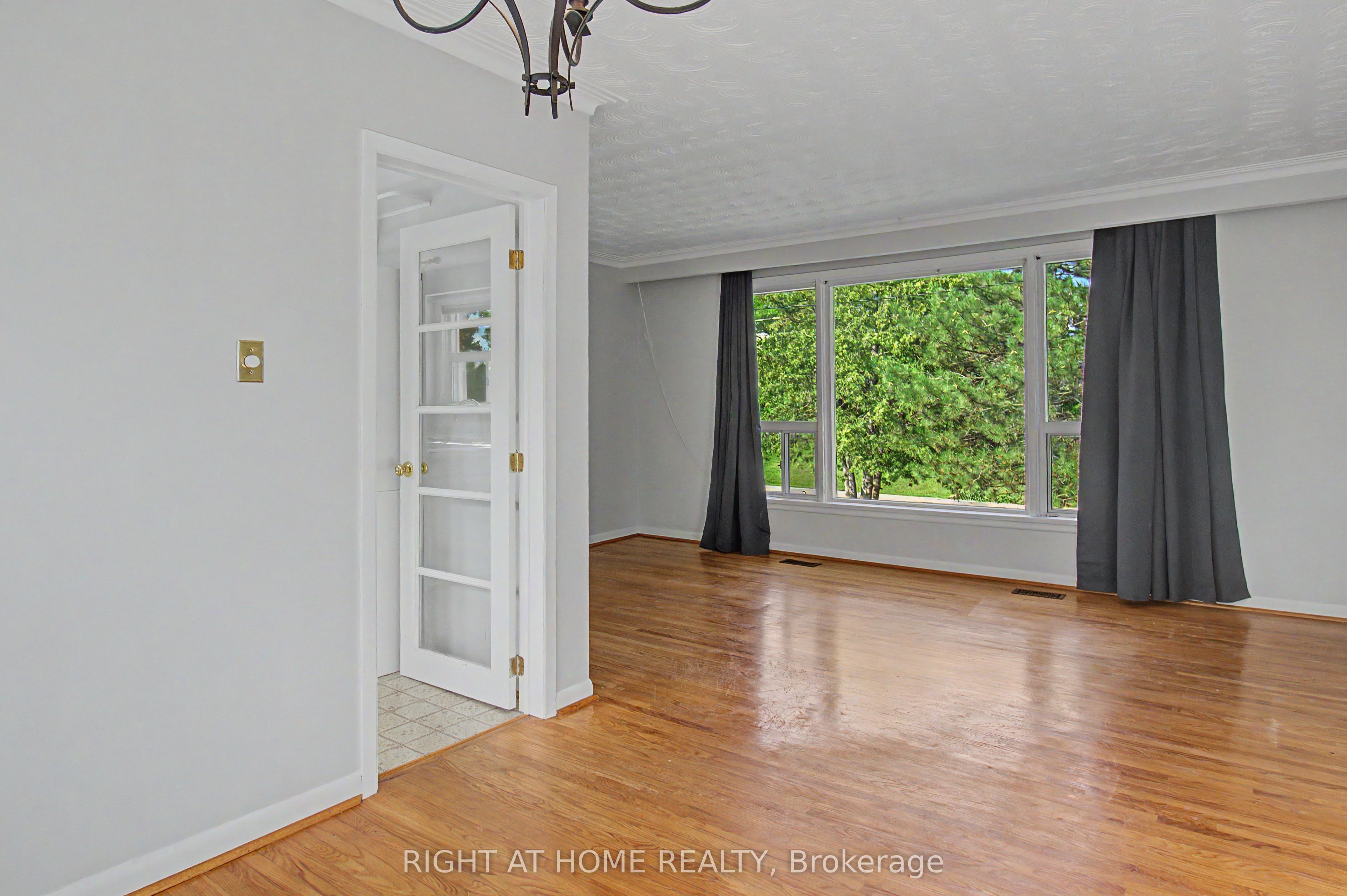 426 Seaton Drive Upper, Oakville, ON L6L 3Y4 photo 4