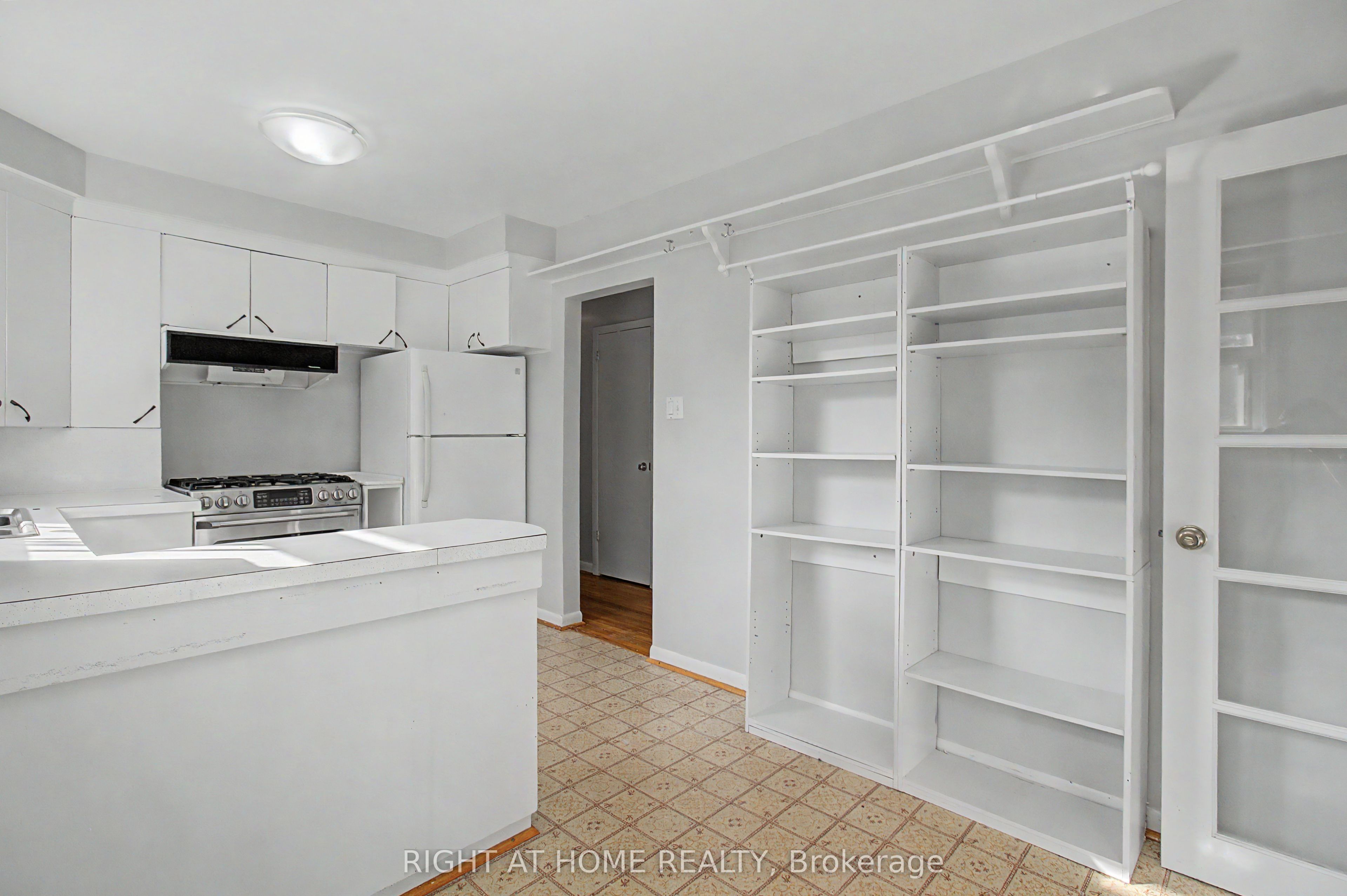 426 Seaton Drive Upper, Oakville, ON L6L 3Y4 photo 5