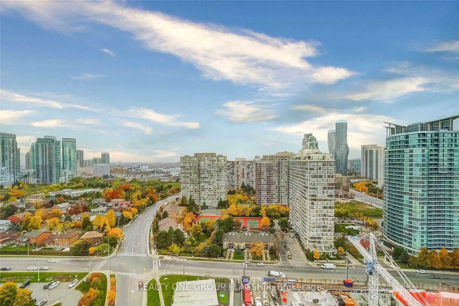 55 Elm Drive 604, Mississauga, ON L5B 3Z3