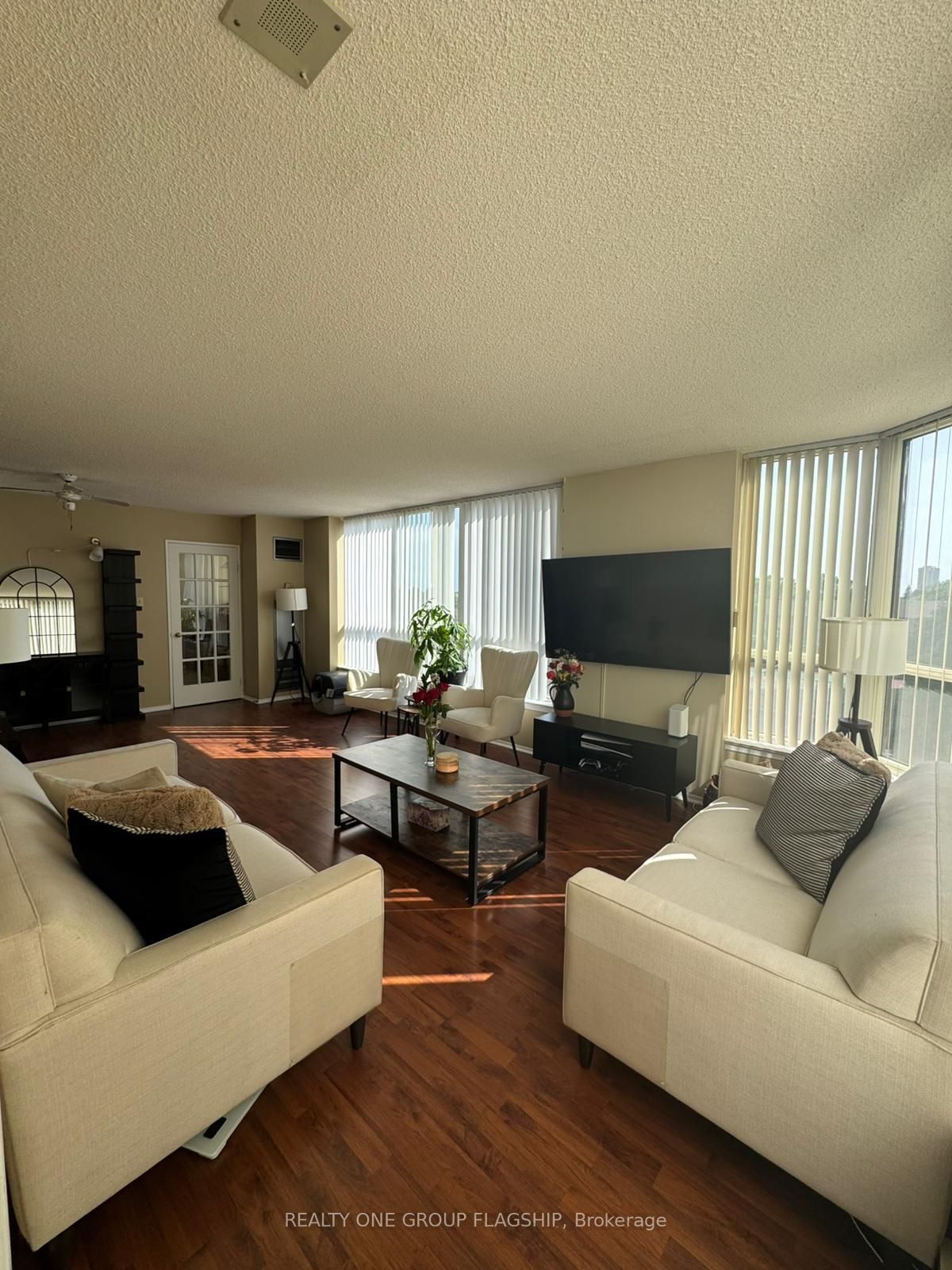 55 Elm Drive 604, Mississauga, ON L5B 3Z3 photo 5