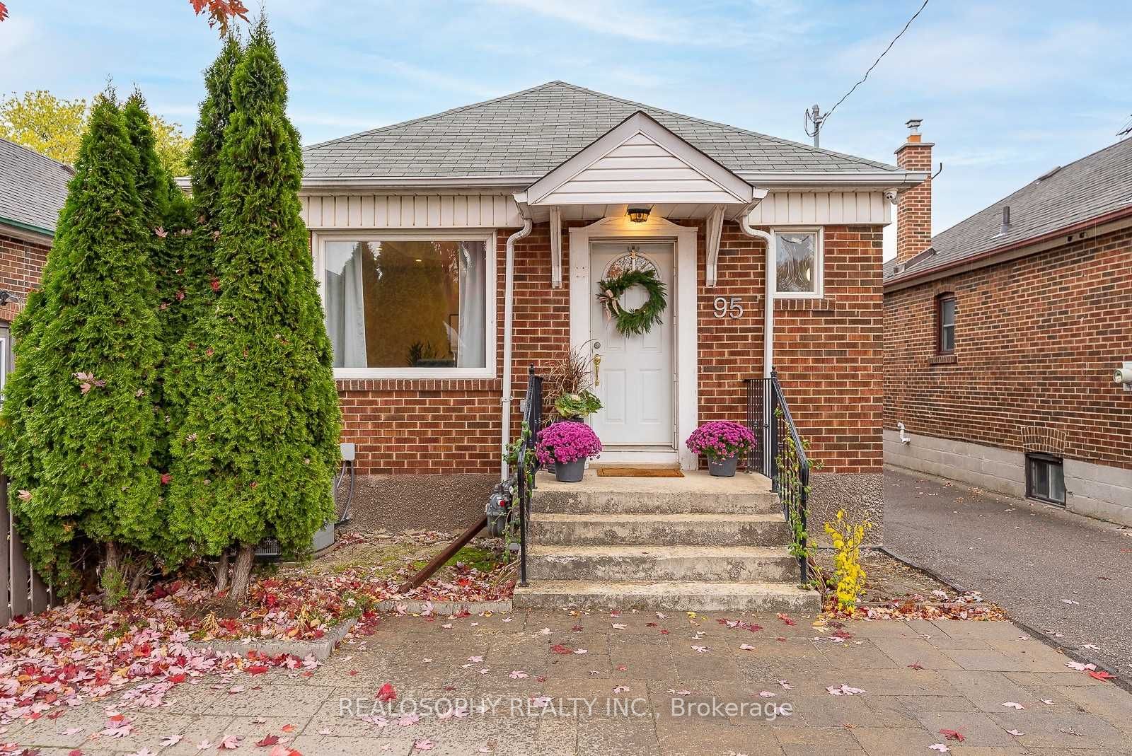 95 Royal York Road BSMT, Toronto, ON M8V 2T9