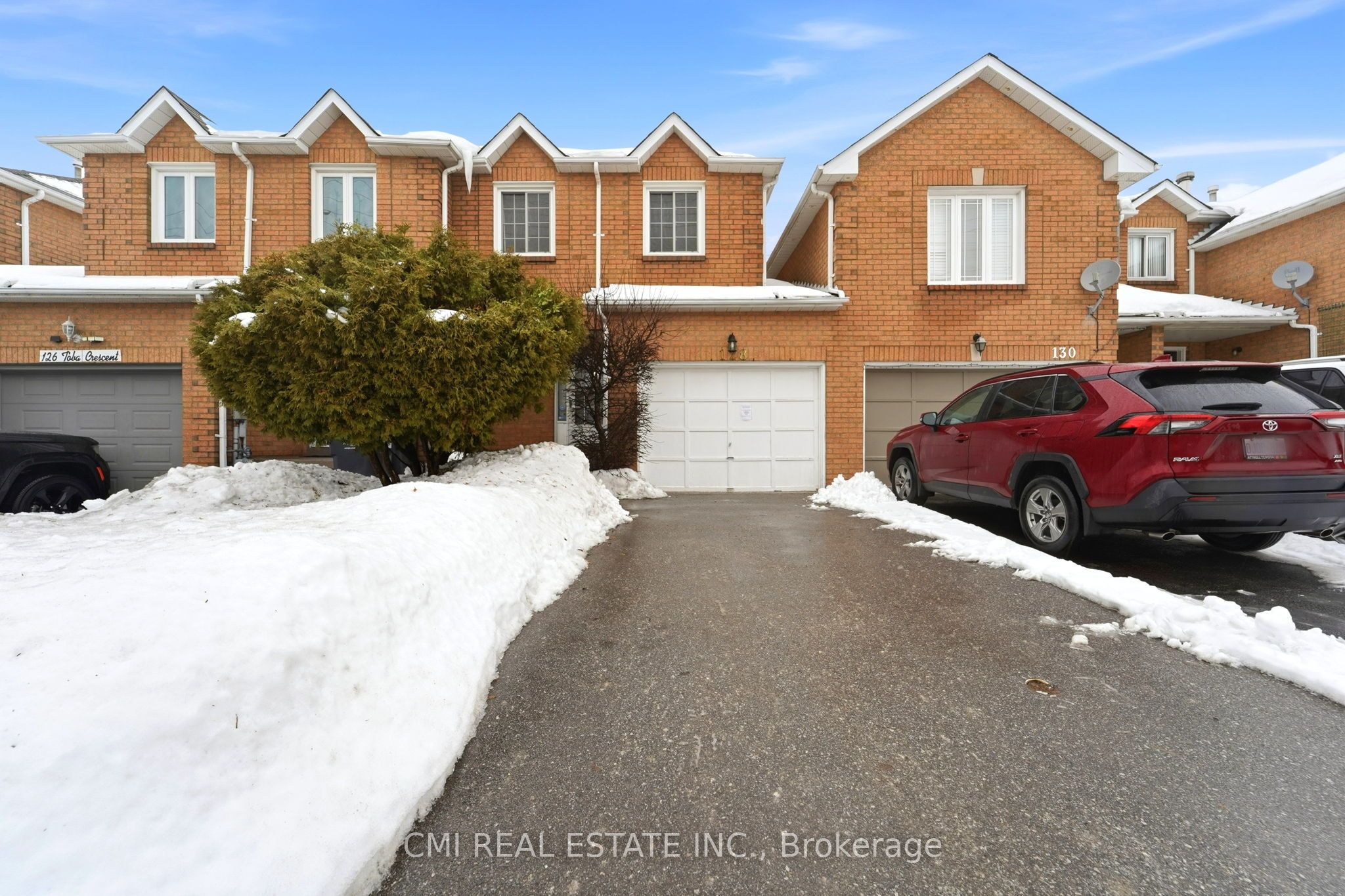 128 Toba Crescent, Brampton, ON L6Z 4R9 photo 2