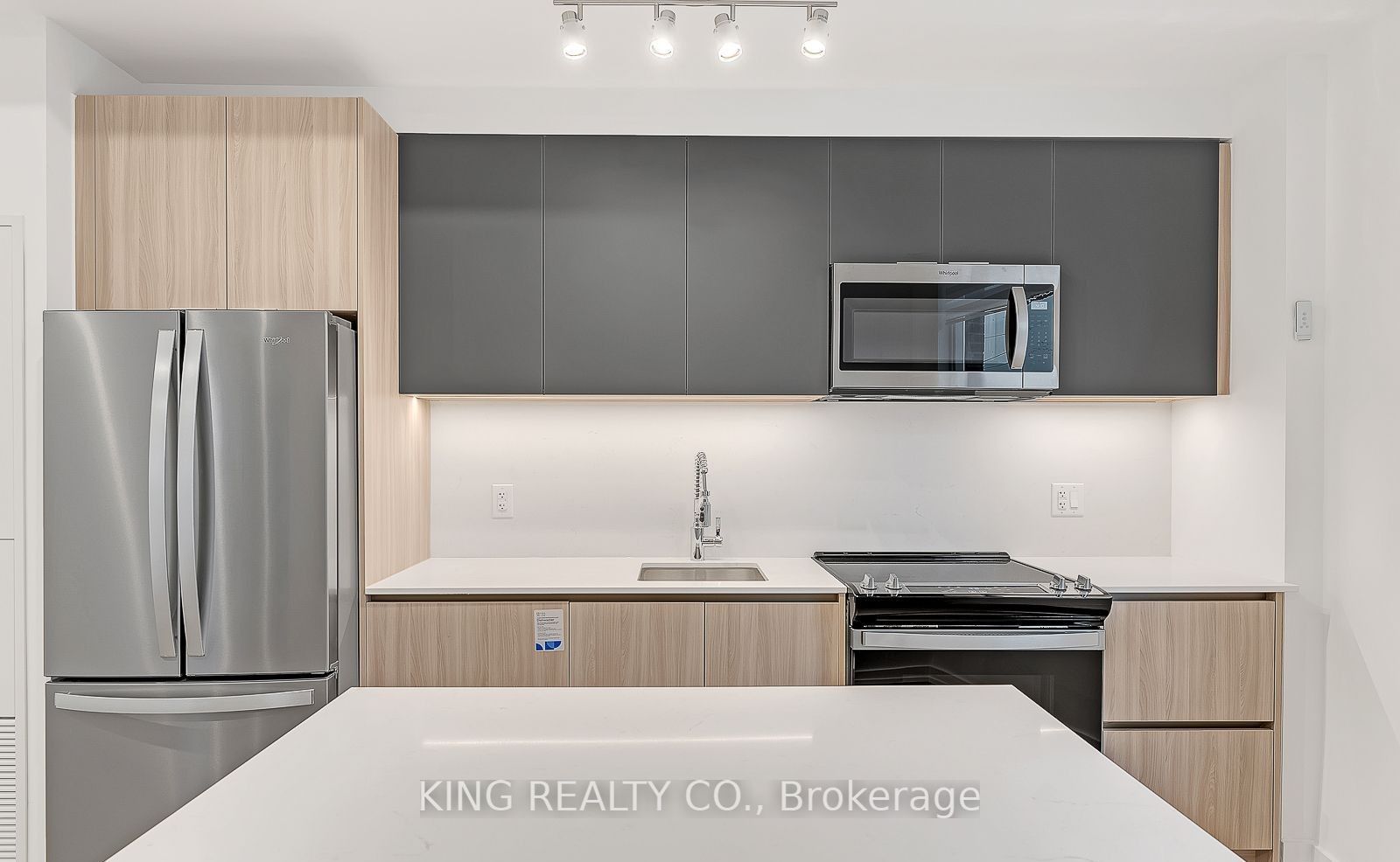 3100 Keele Street 327, Toronto, ON M3M 0E1 photo 5