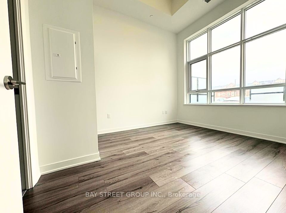 395 Dundas Street W 130, Oakville, ON L6M 5R8 photo 5
