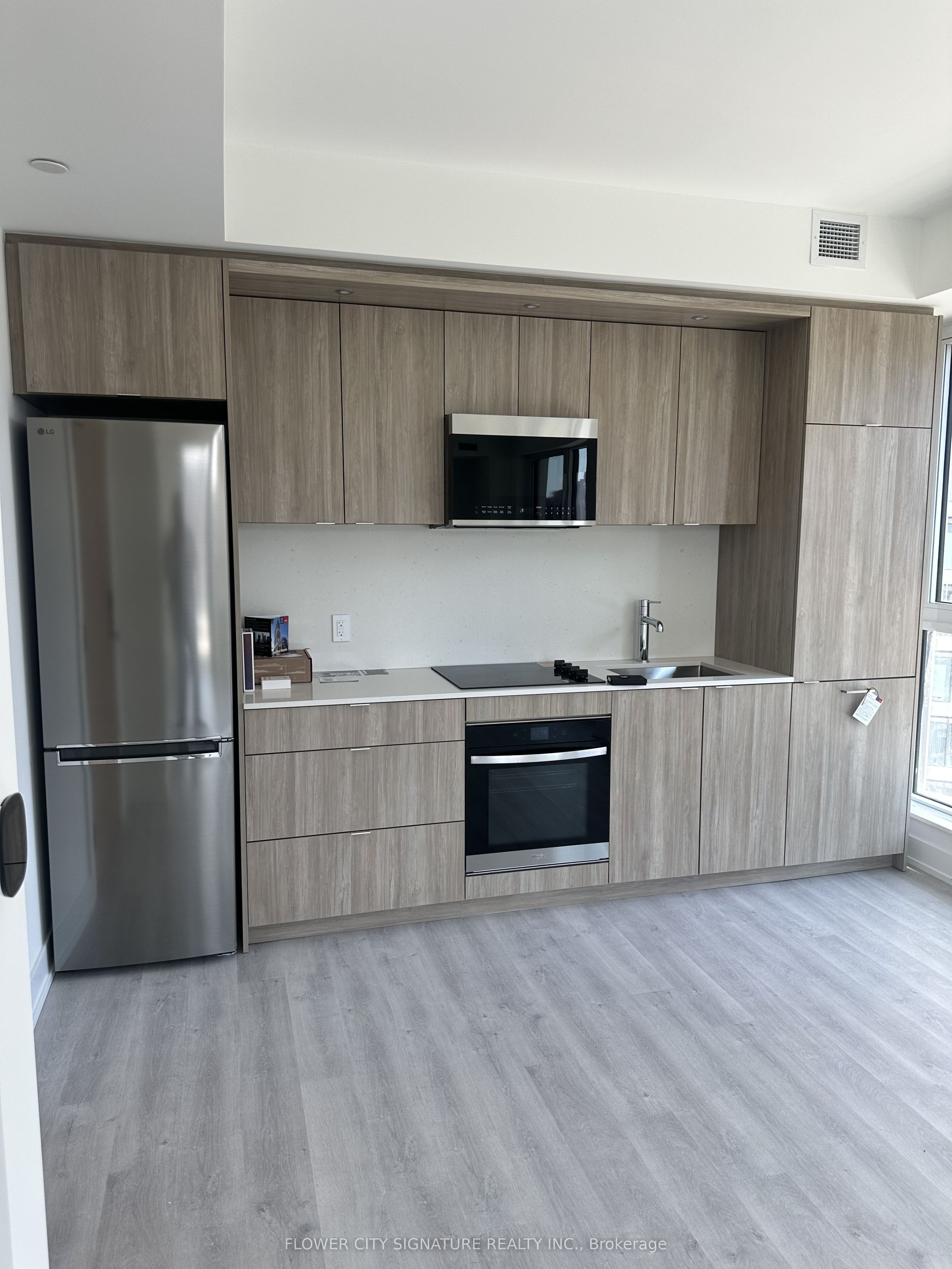25 Cordova Avenue 1405, Toronto, ON M9A 0E5 photo 3