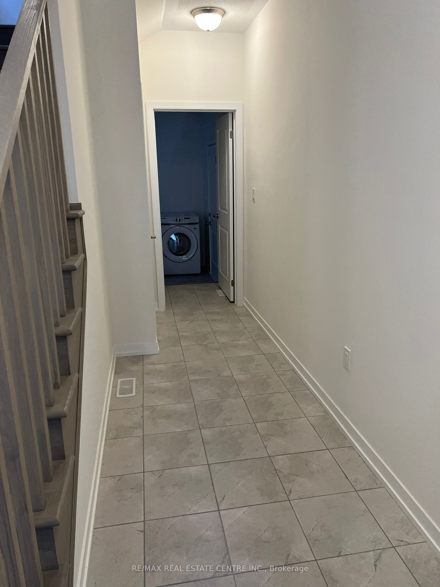 1551 Hilson Heights, Milton, ON L9E 1V5 photo 3
