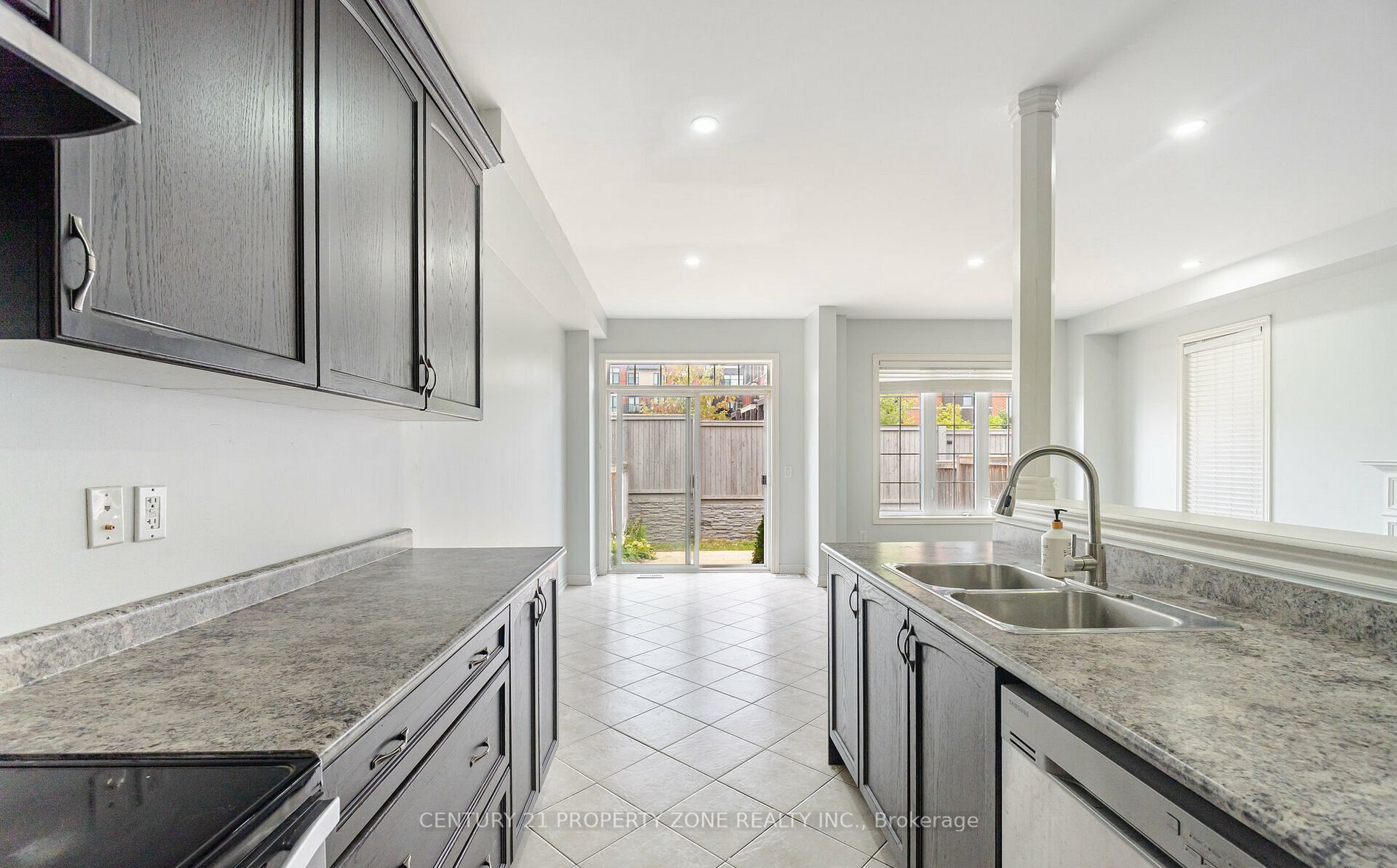 6 Dufay Road, Brampton, ON L7A 0B5 photo 5