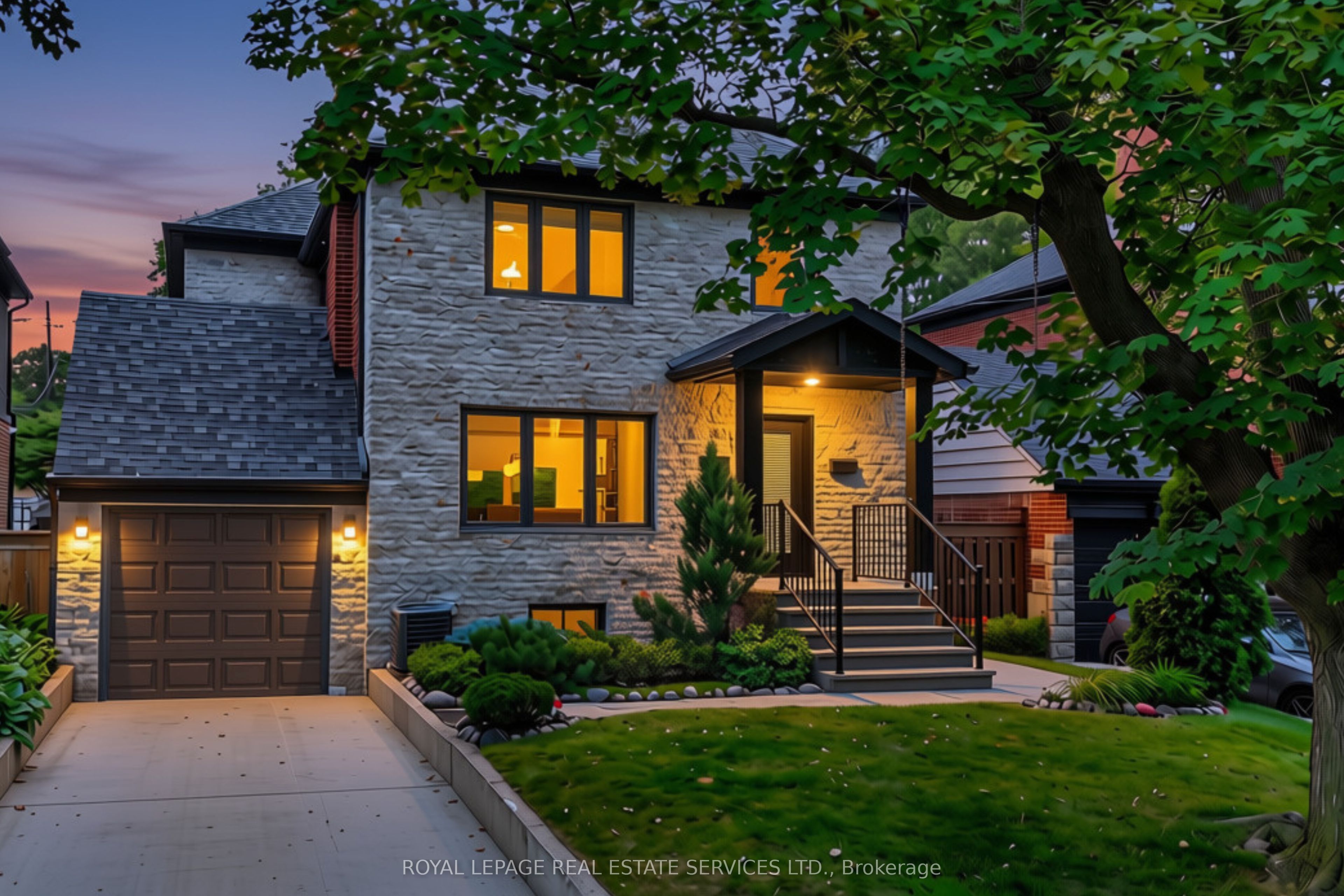 52 Glenaden Avenue E, Toronto, ON M8Y 2L3