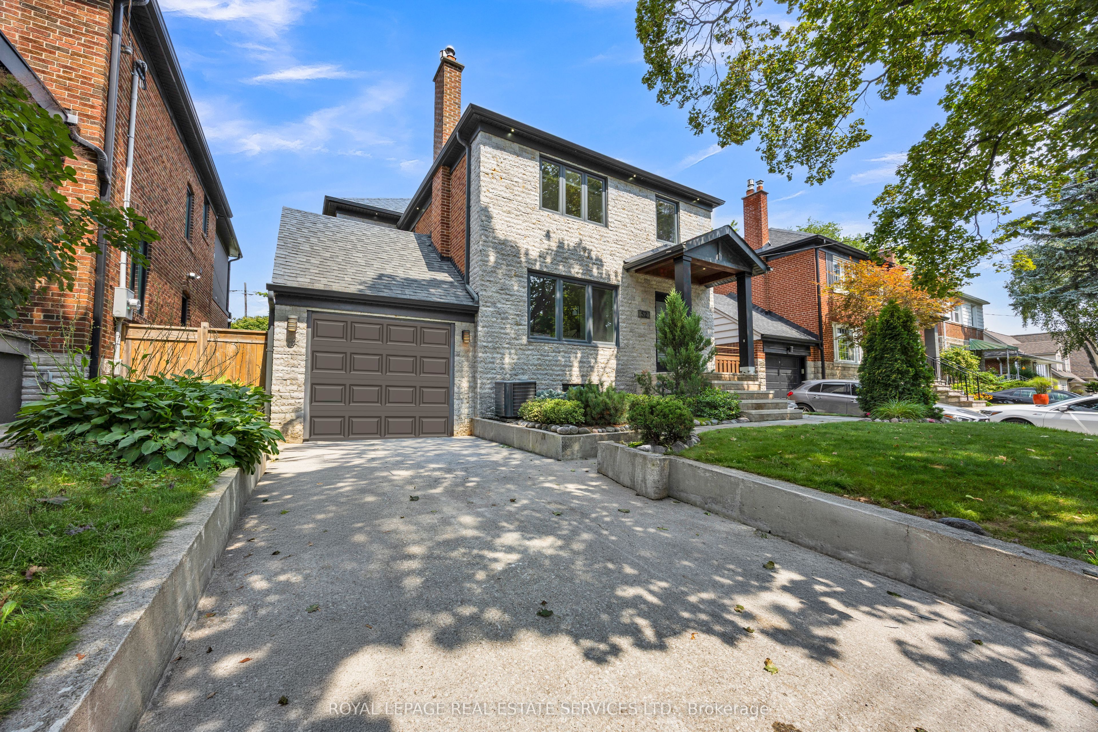52 Glenaden Avenue E, Toronto, ON M8Y 2L3 photo 3