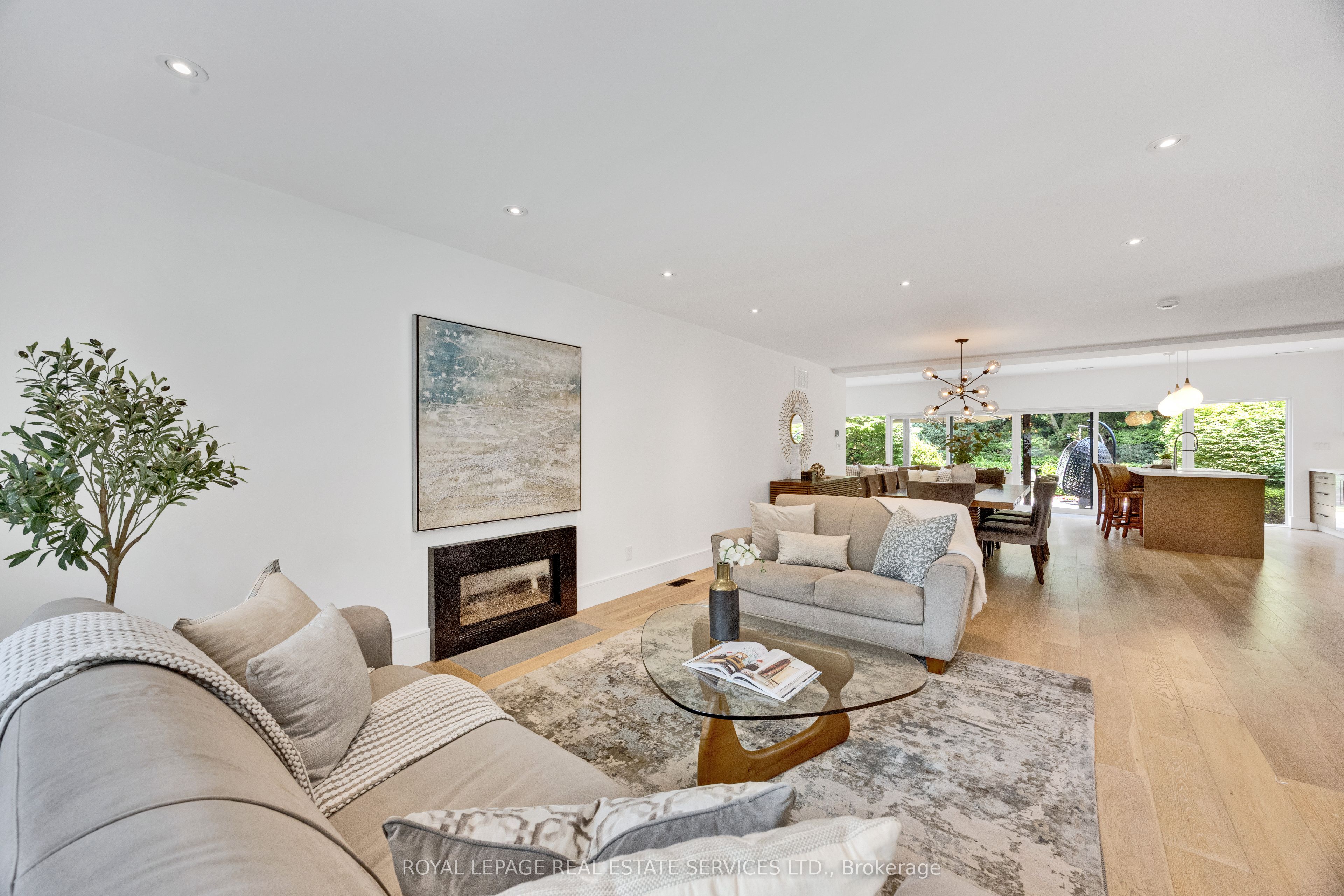 52 Glenaden Avenue E, Toronto, ON M8Y 2L3 photo 5