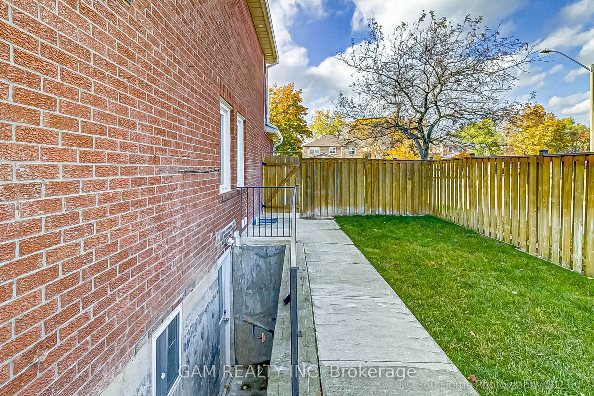 1721 Village View Place Lower, Mississauga, ON L5M 4A7 photo 3