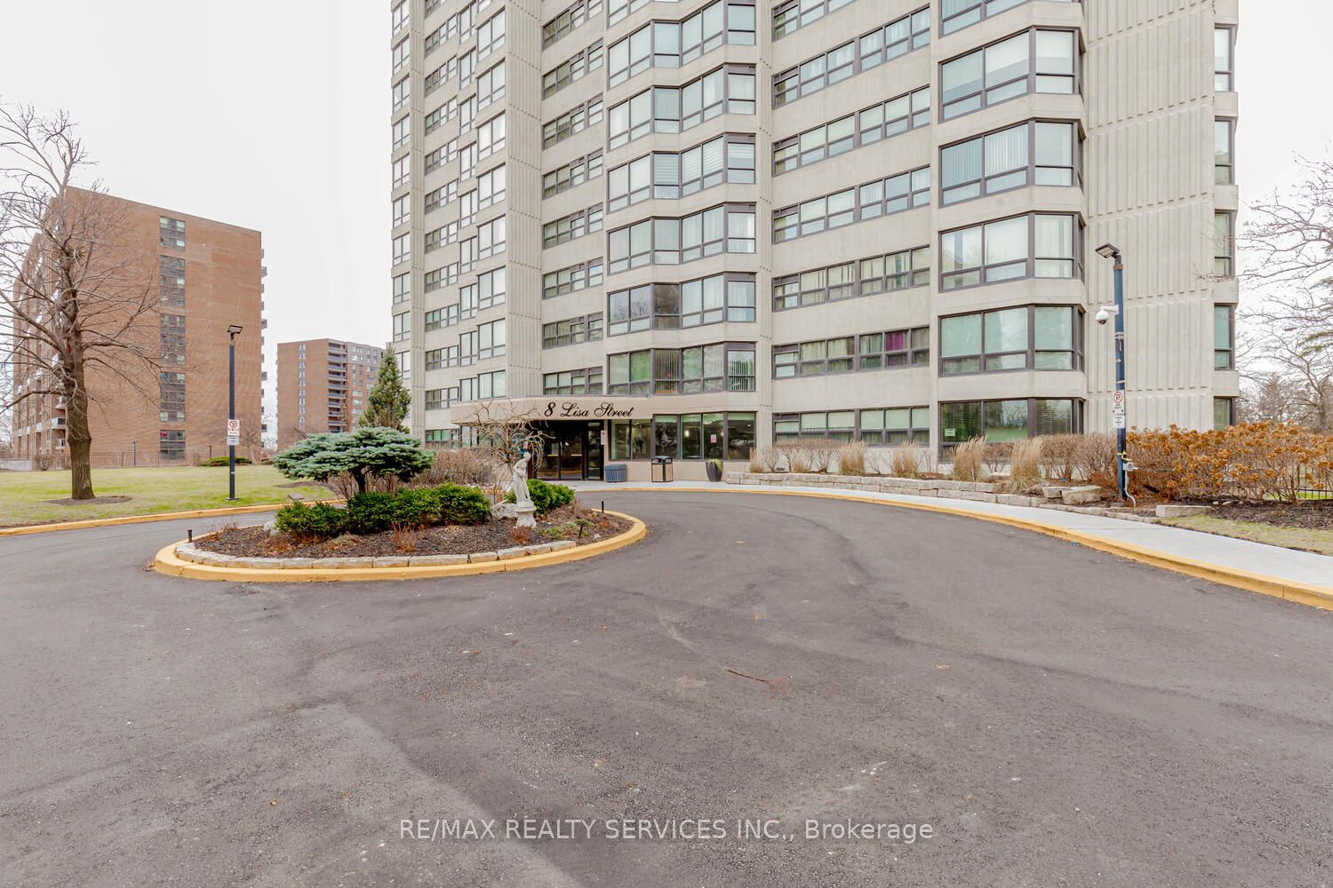 8 Lisa Street 1204, Brampton, ON L6T 4S6 photo 3