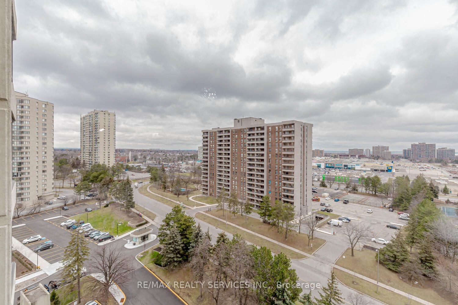 8 Lisa Street 1204, Brampton, ON L6T 4S6 photo 4