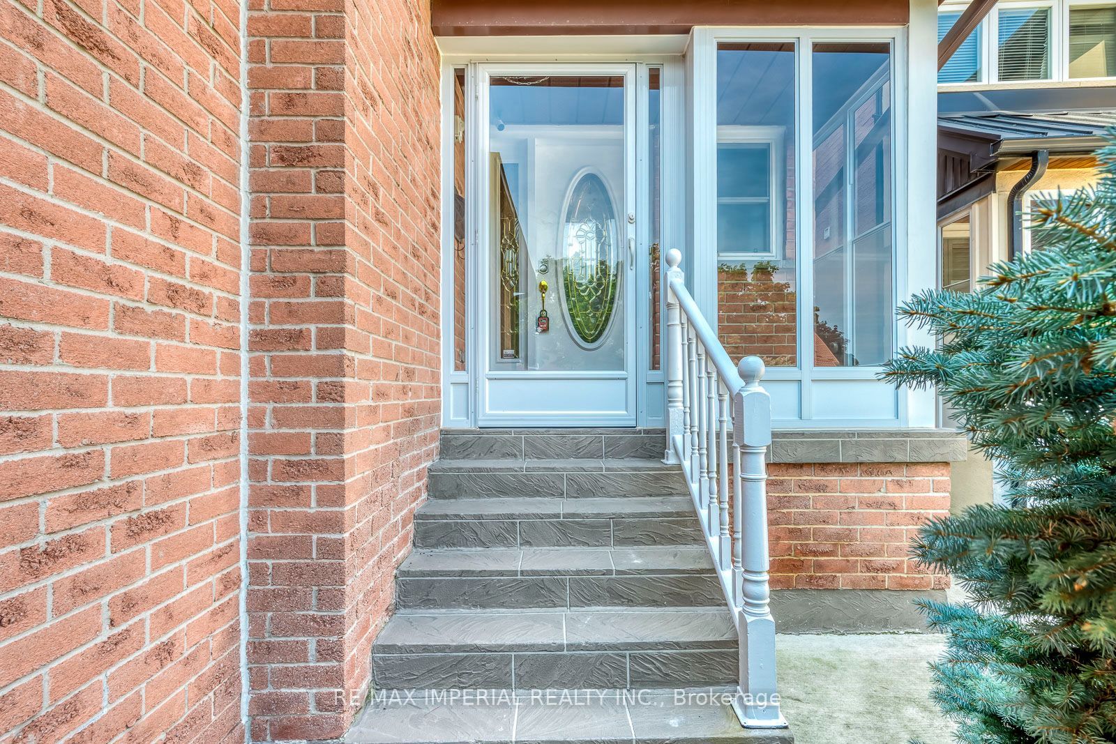 4303 Mayflower Drive, Mississauga, ON L5R 1T7 photo 3