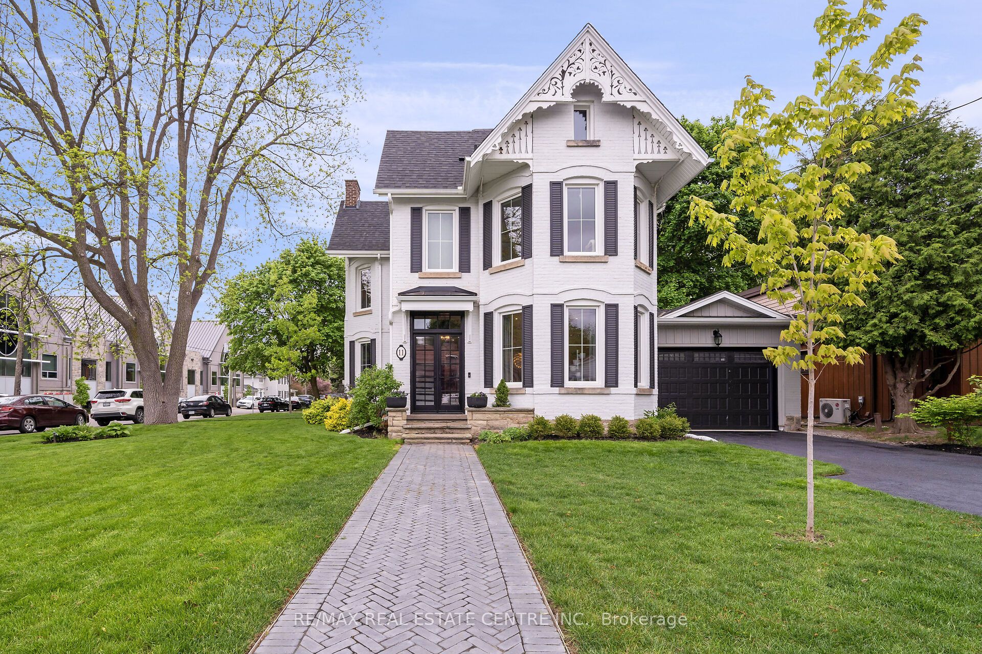 11 Church Street, Halton Hills, ON L7G 2A4