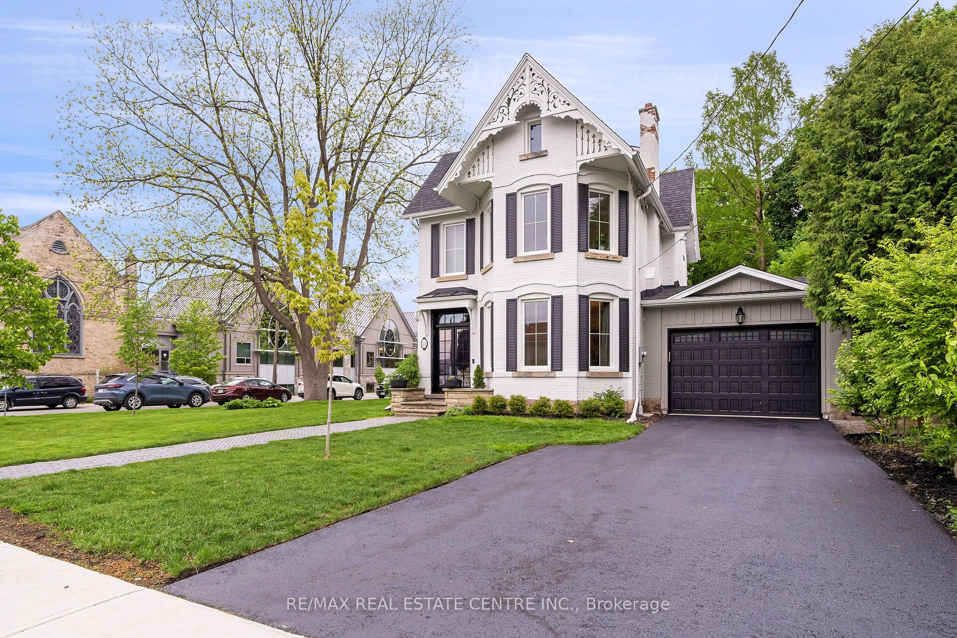 11 Church Street, Halton Hills, ON L7G 2A4 photo 2