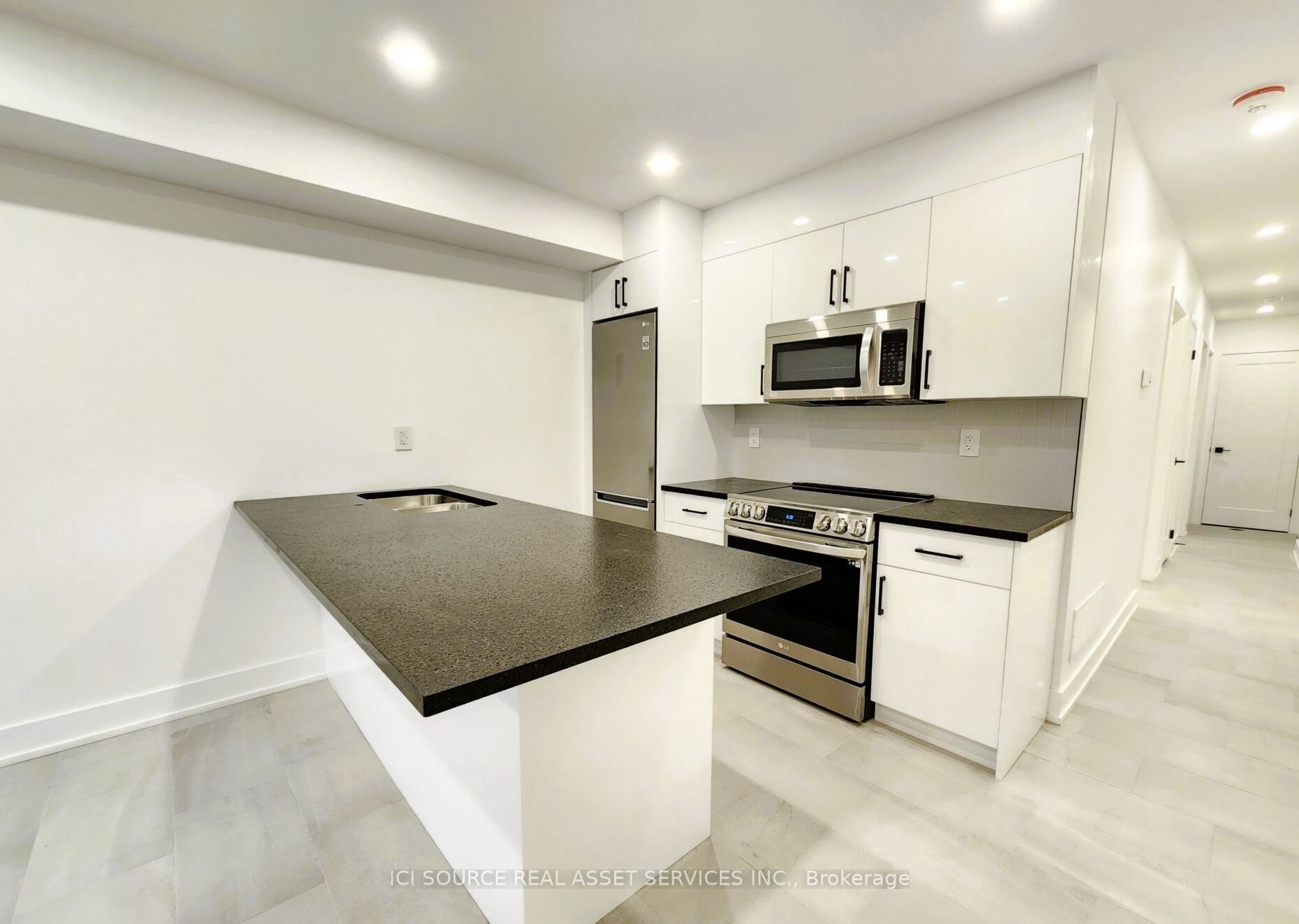 95 Hallam Street Lower Unit (Unit #1), Toronto, ON M6H 1W7 photo 4