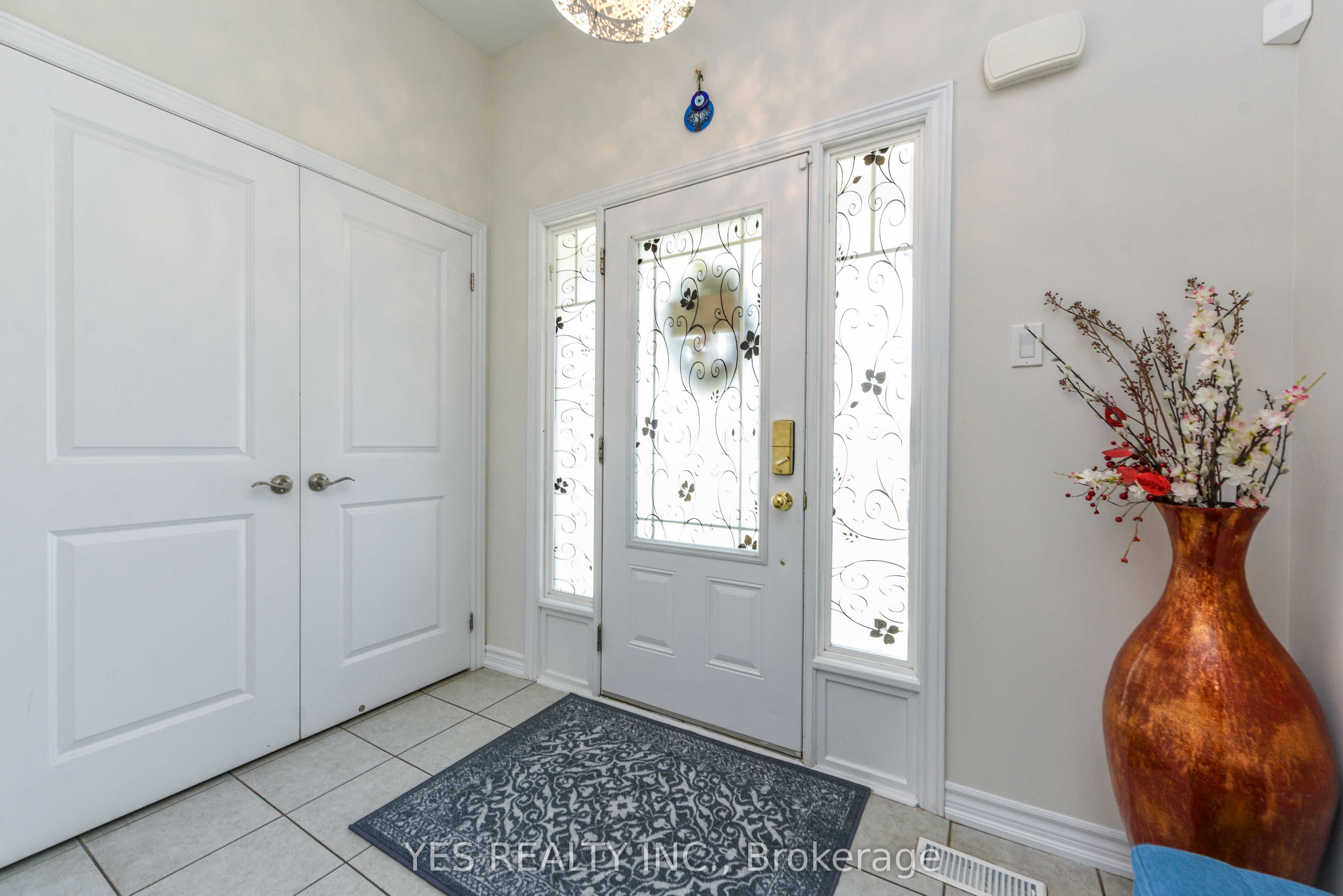 10 Masken Circle, Brampton, ON L7A 4J2 photo 2