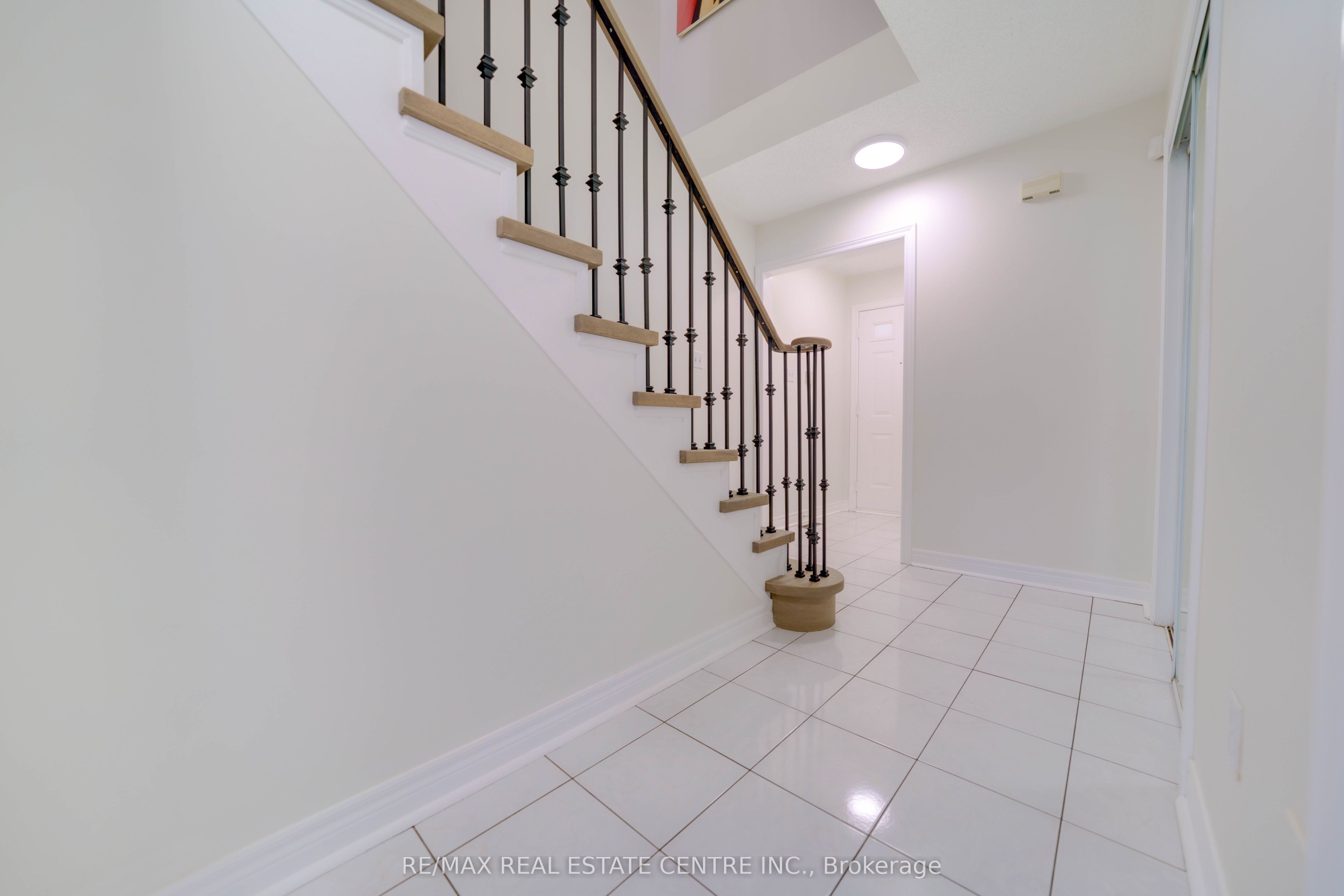5915 Hemingway Road, Mississauga, ON L5M 5K8 photo 5