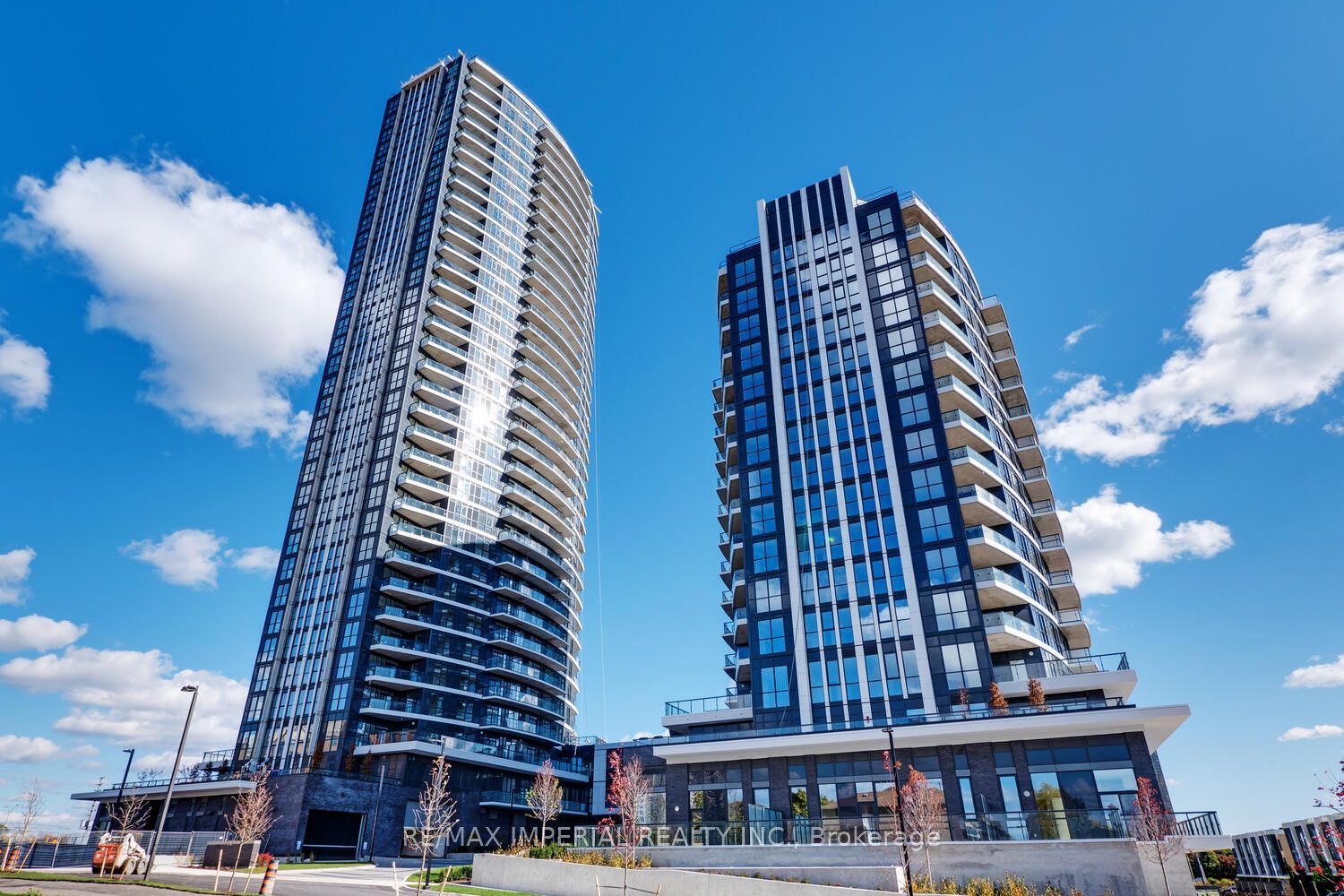 65 Watergarden Drive 403, Master Room, Mississauga, ON L5R 1B2